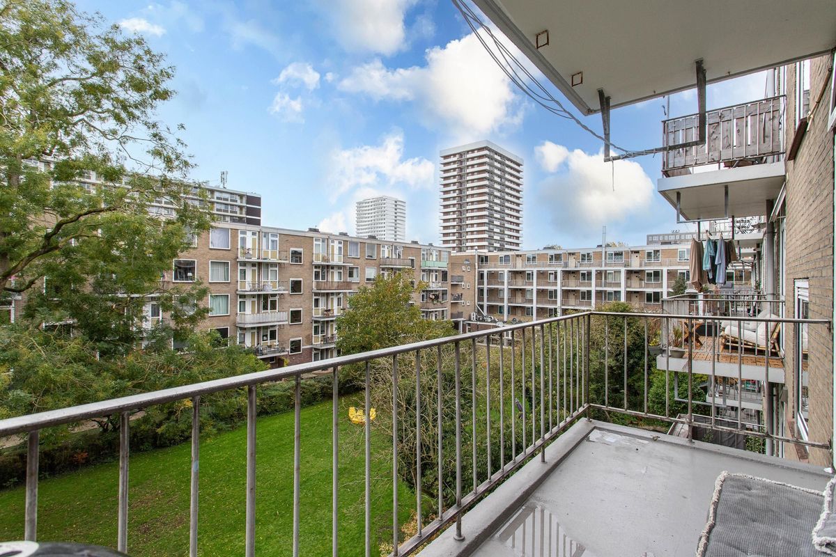 Van Eysingalaan 344 Photo Blur 9