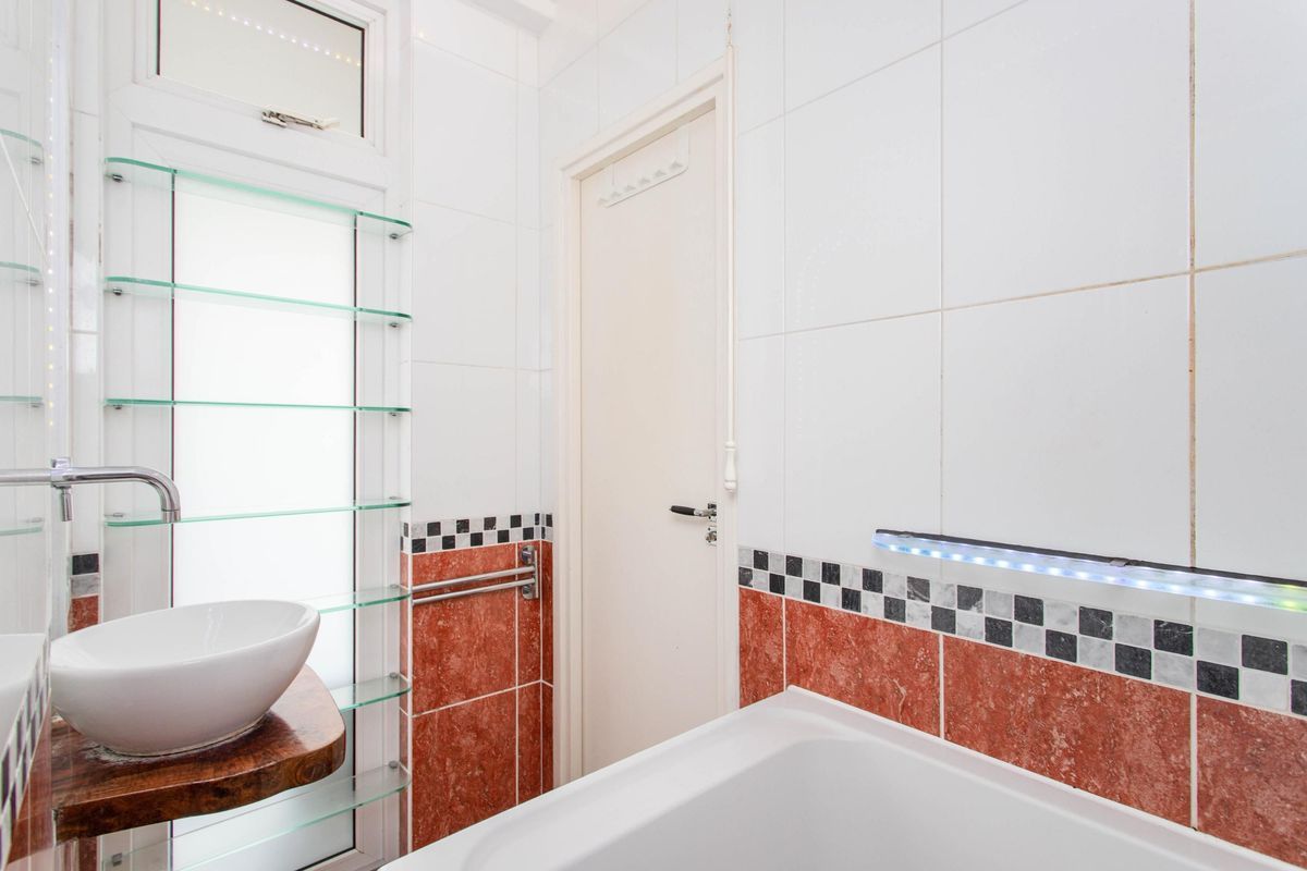 Van Eysingalaan 344 Photo Blur 12