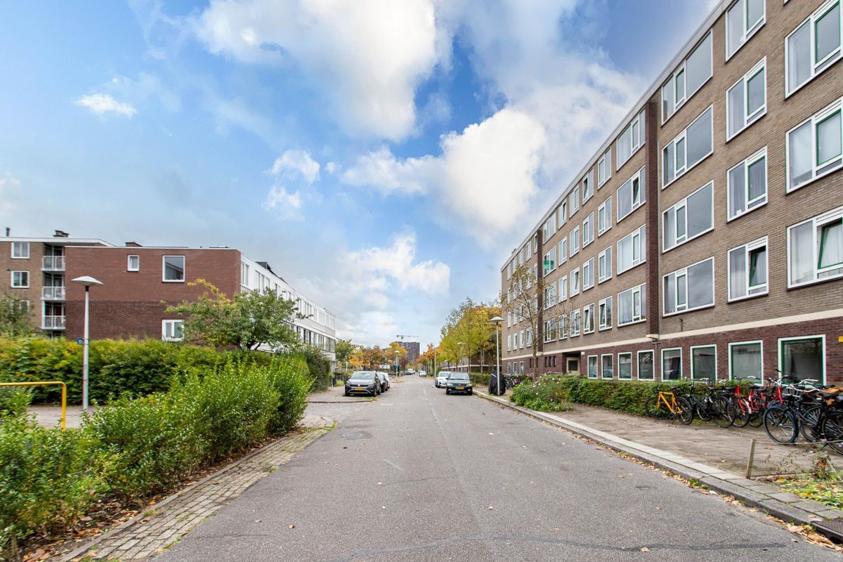 Van Eysingalaan 344 Photo Blur 23