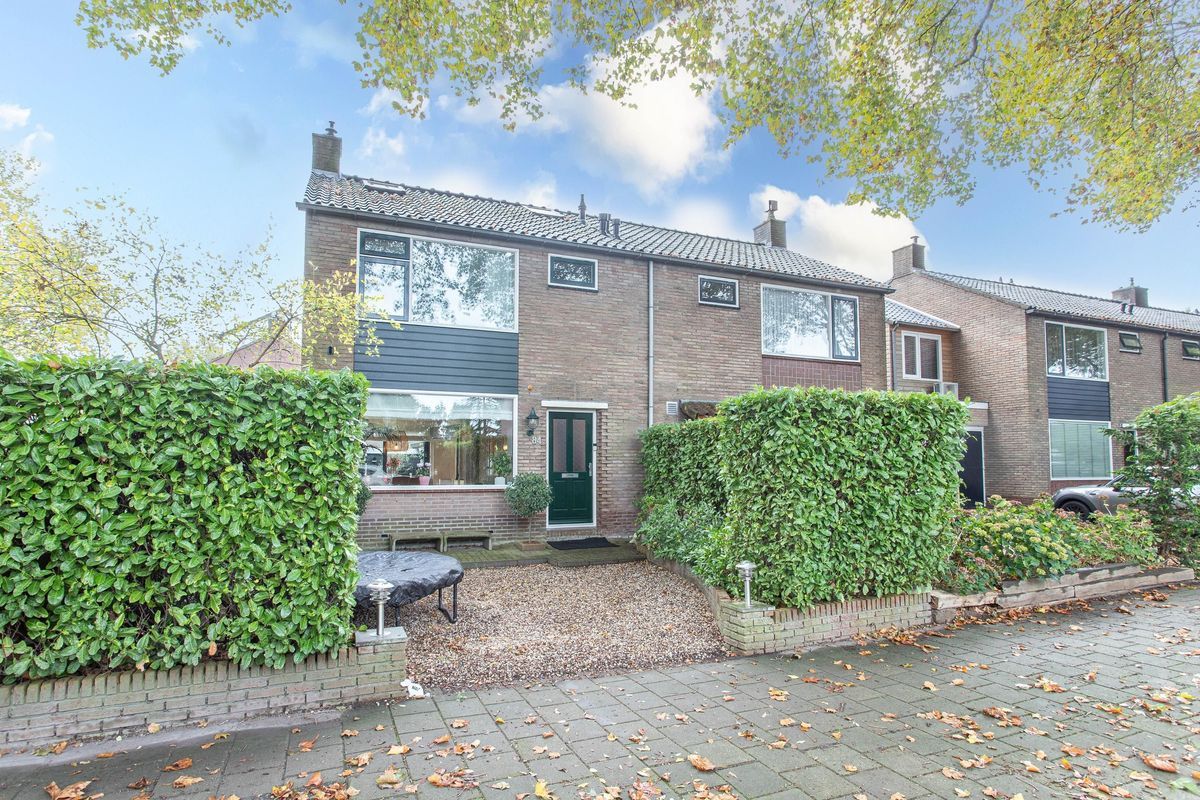 Klokjeslaan 84 Photo Blur 39