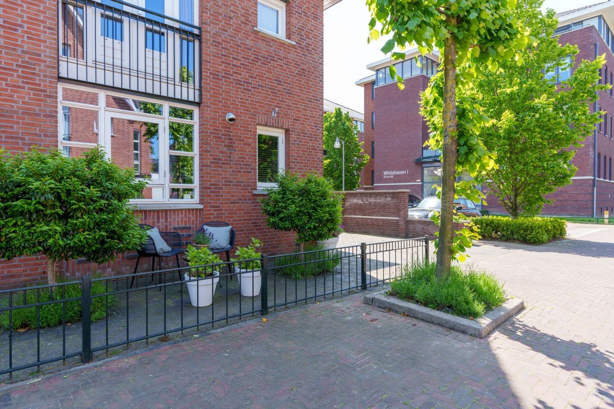 Nicolaas Basterthof 2 Photo Blur 2