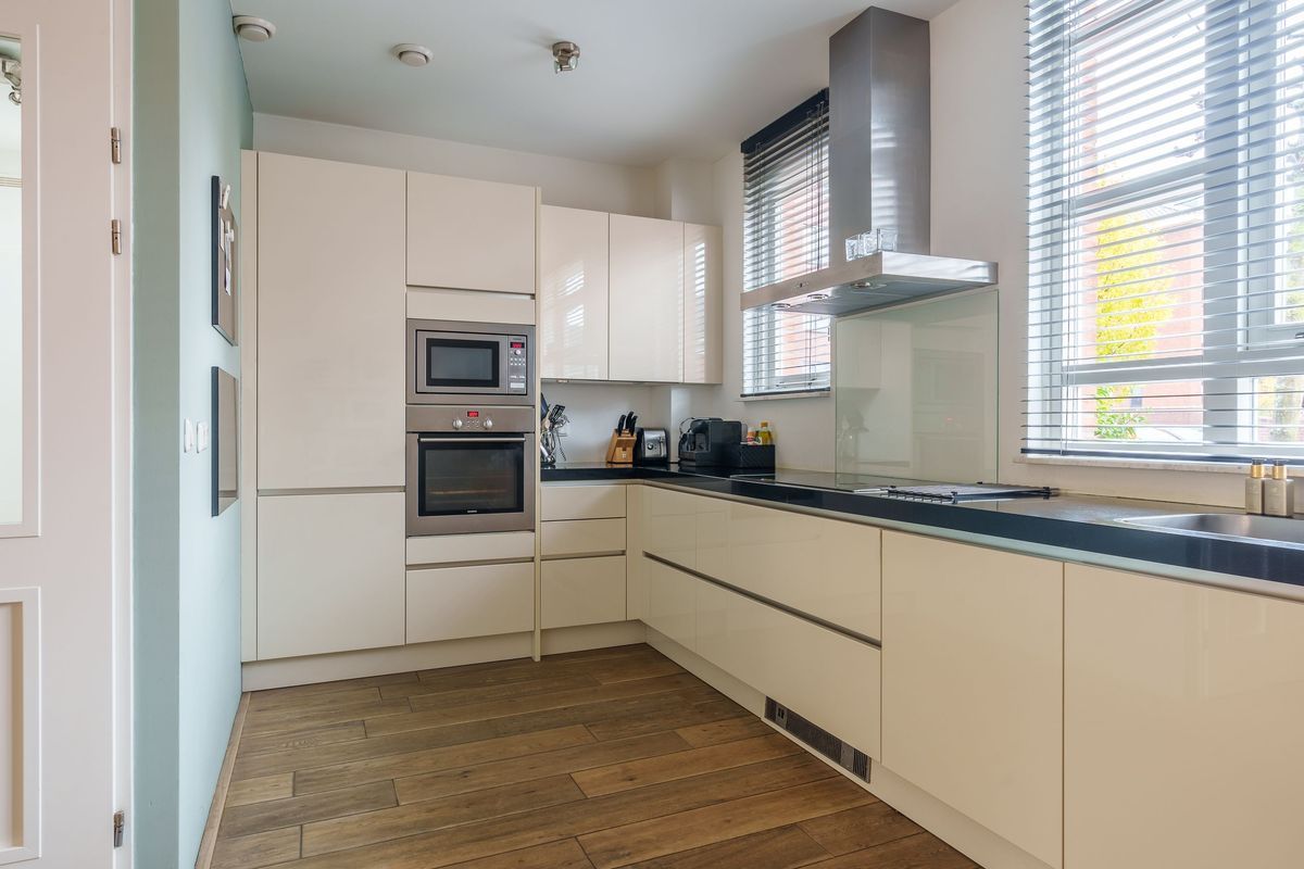 Nicolaas Basterthof 2 Photo Blur 13