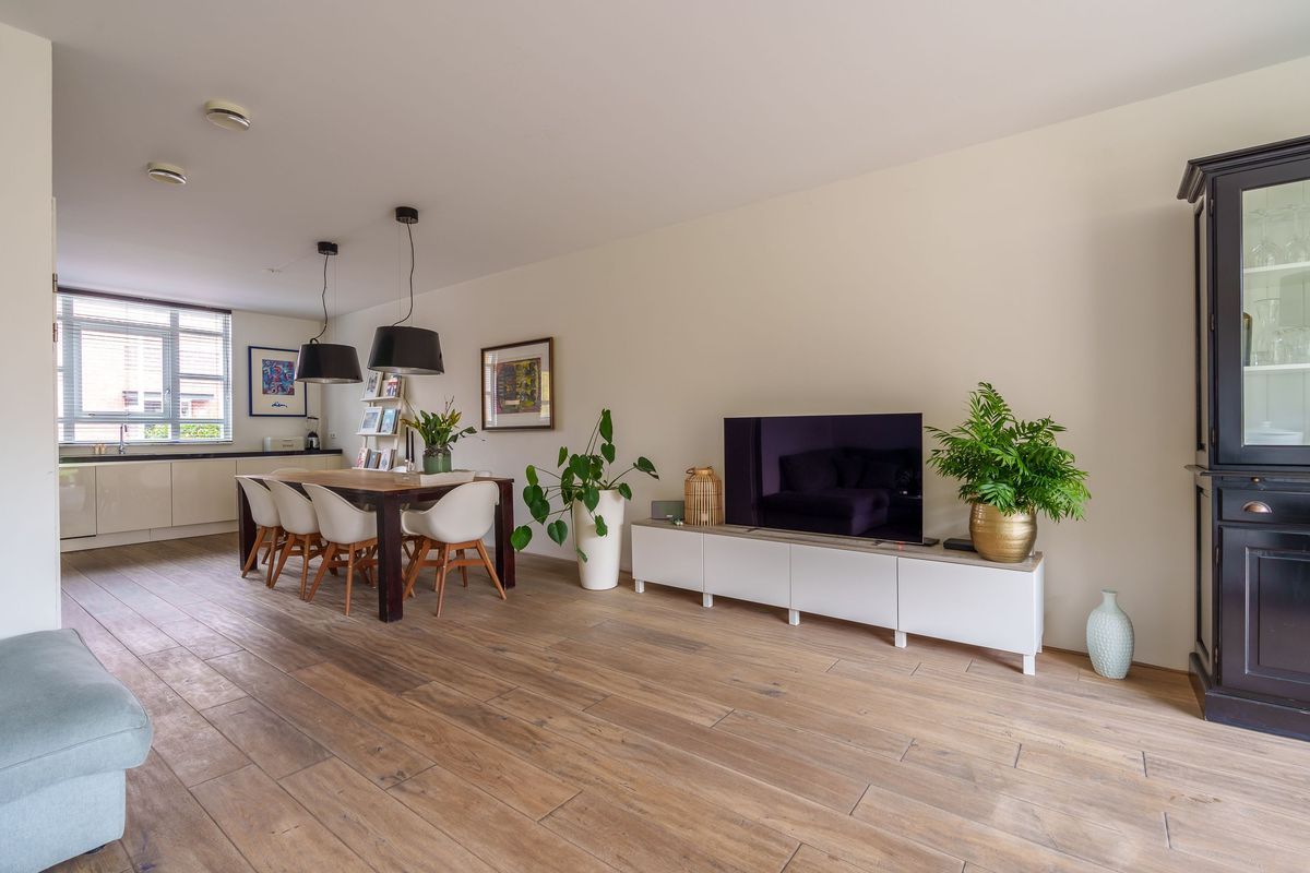 Nicolaas Basterthof 2 Photo Blur 25