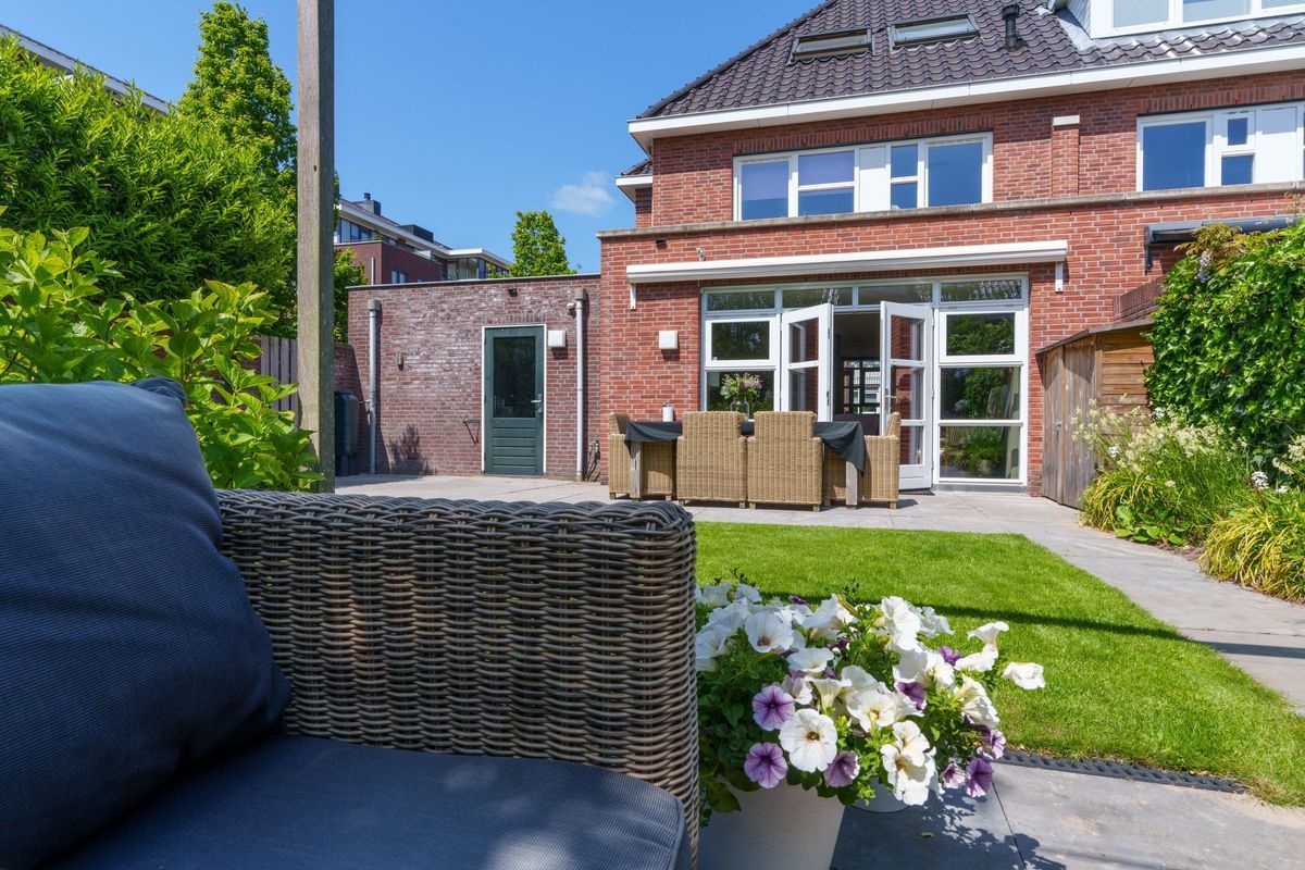 Nicolaas Basterthof 2 Photo Blur 39