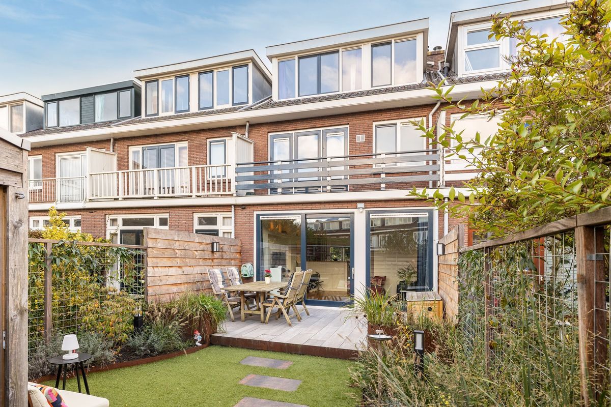 Prof. van Bemmelenlaan 48 Photo Blur 15