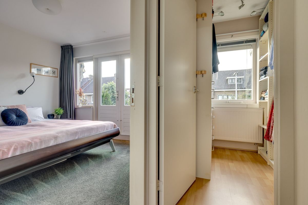 Prof. van Bemmelenlaan 48 Photo Blur 18