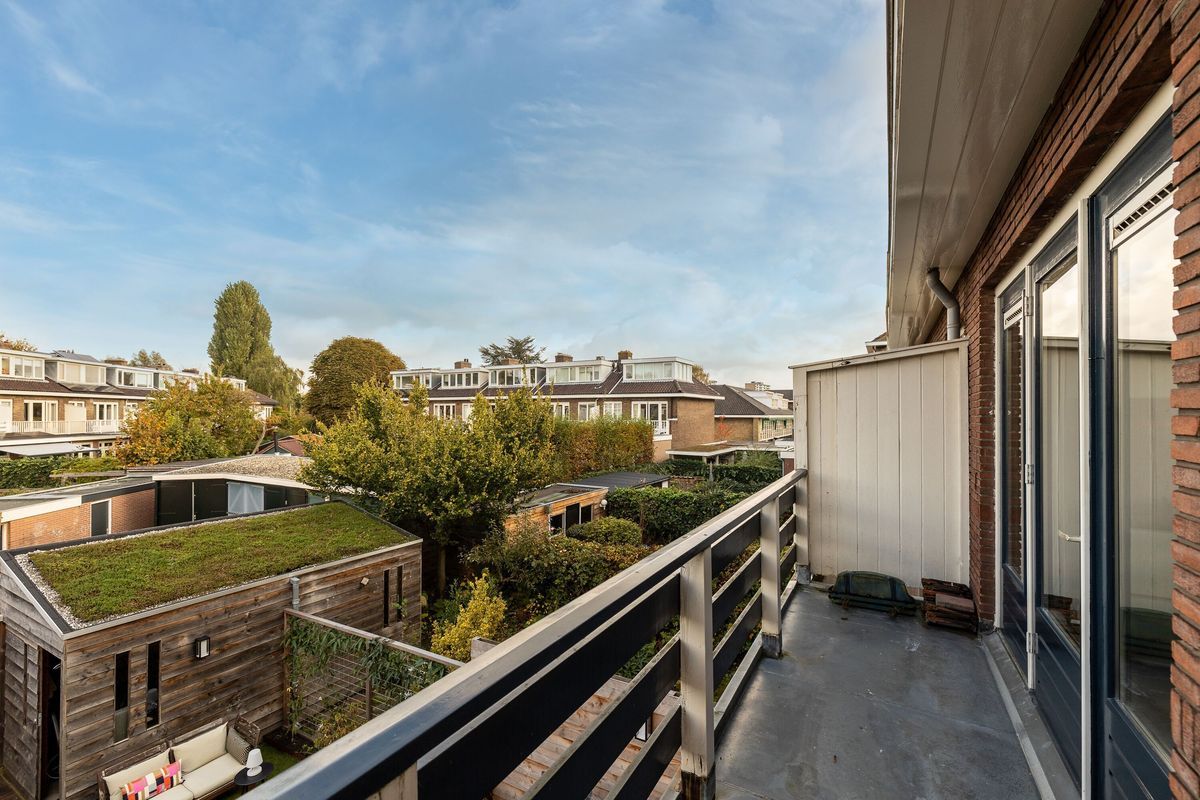 Prof. van Bemmelenlaan 48 Photo Blur 23