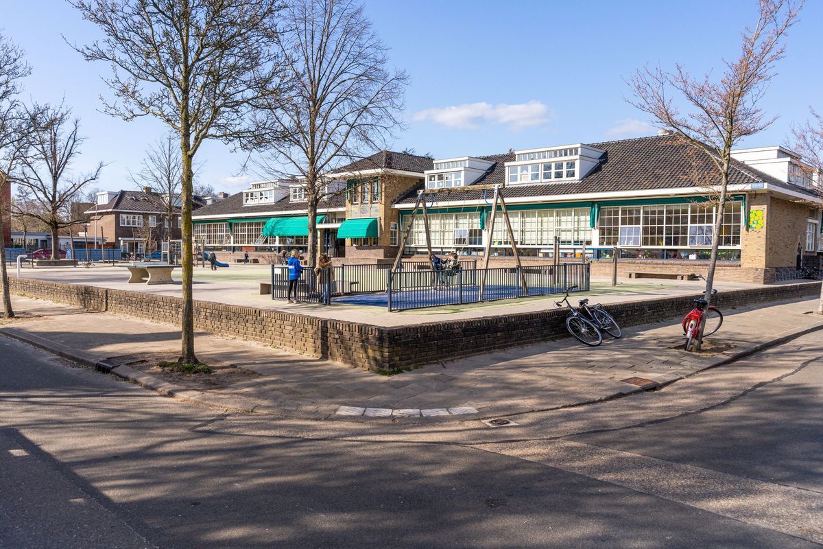 Prof. van Bemmelenlaan 48 Photo Blur 39