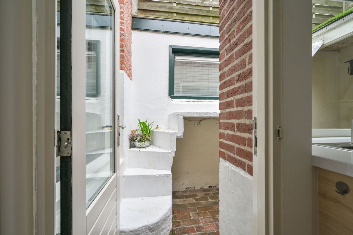 Bankstraat 40 Photo Blur 23