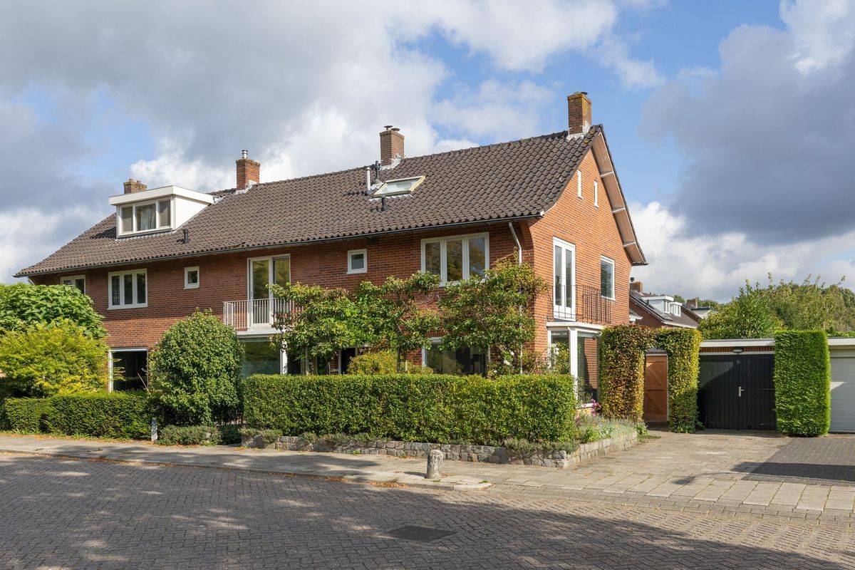 Burg v d Weijerstraat 27 Photo Blur 0