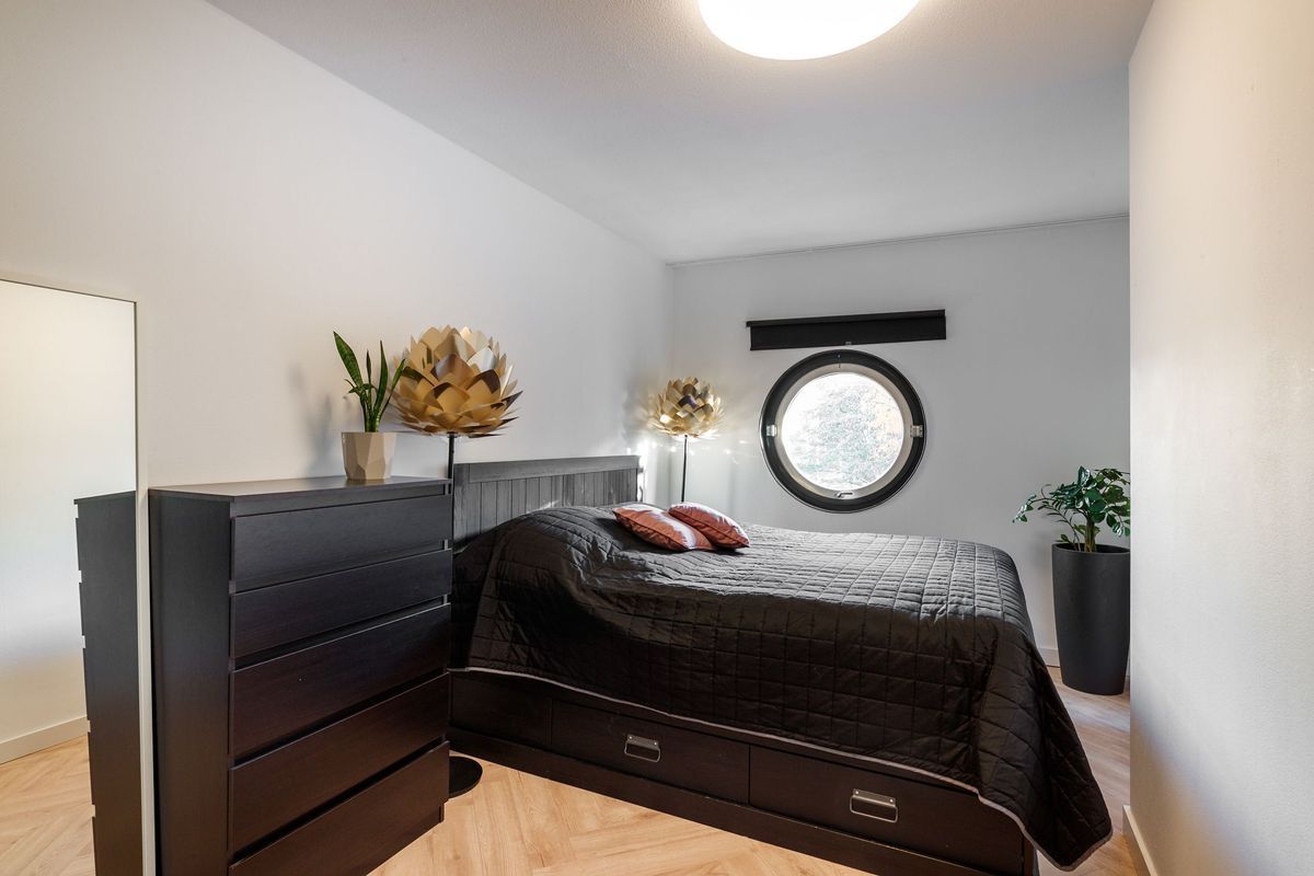 Helsinkilaan 19 Photo Blur 9