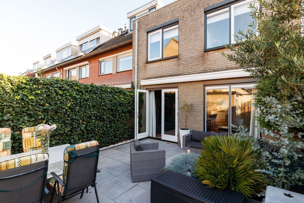 Helsinkilaan 19 Photo Blur 19