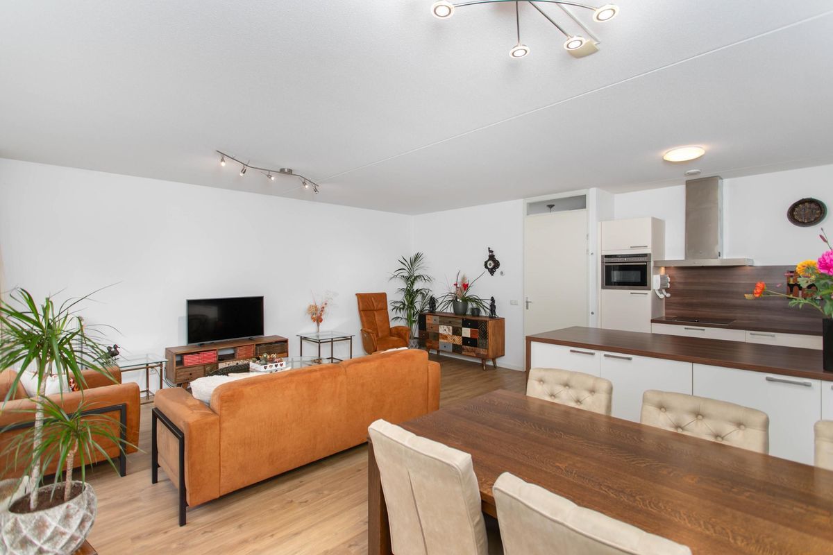 Miles Davisstraat 167 Photo Blur 6