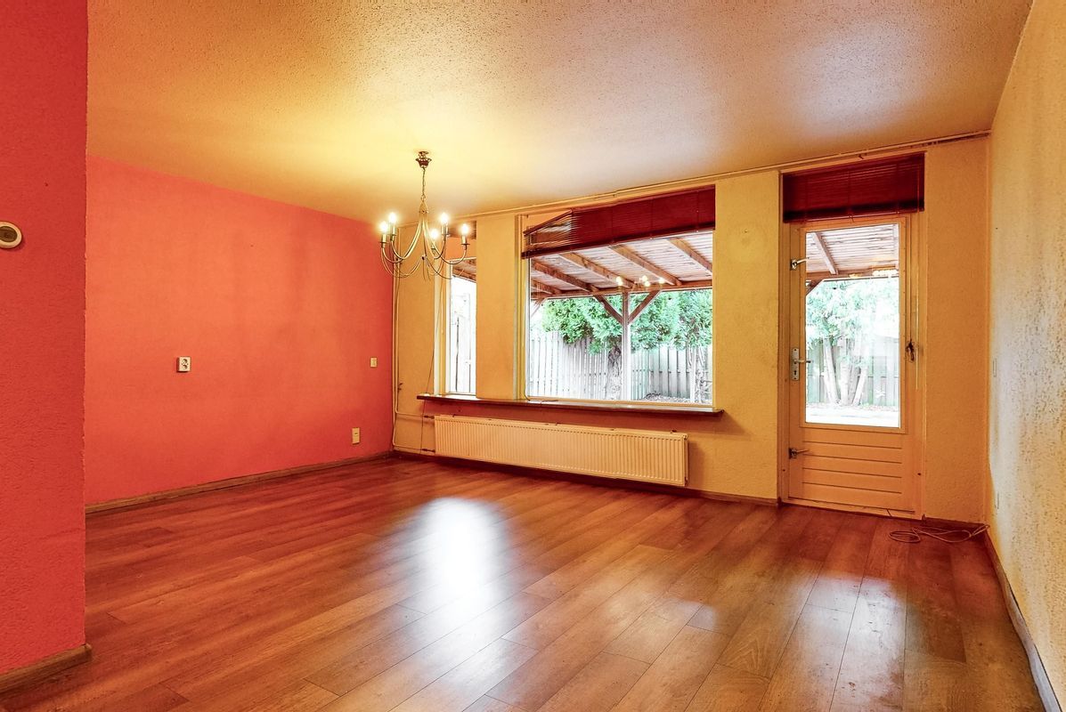 Bertha von Suttnerlaan 18 Photo Blur 3