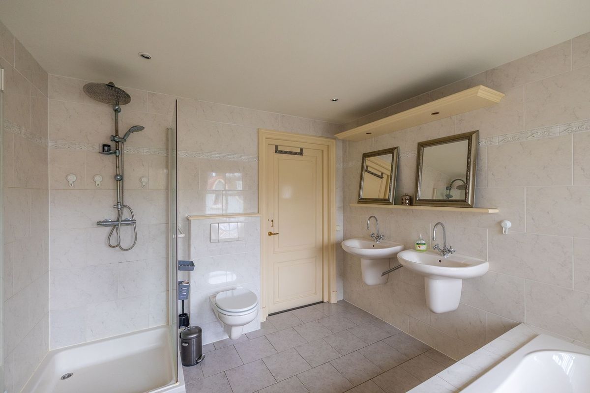 Ypendael 8 Photo Blur 22