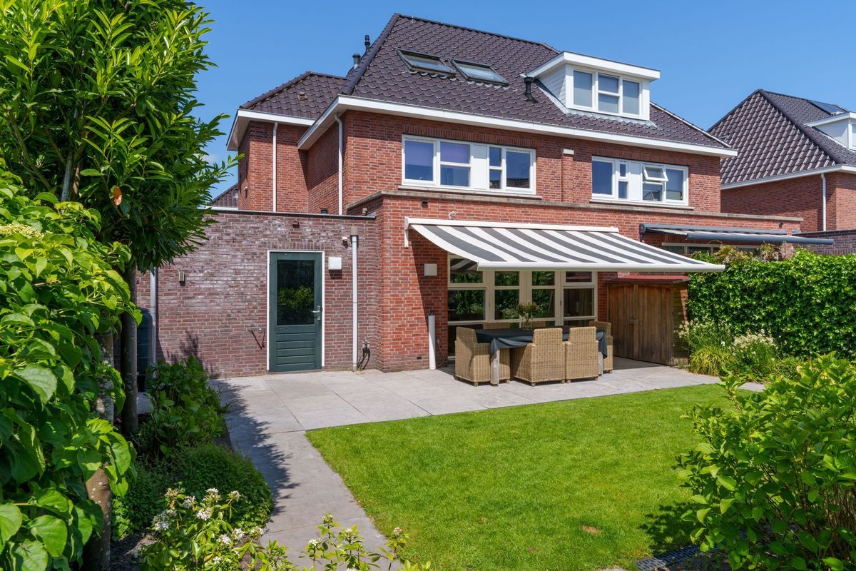 Nicolaas Basterthof 2 Photo Blur 41