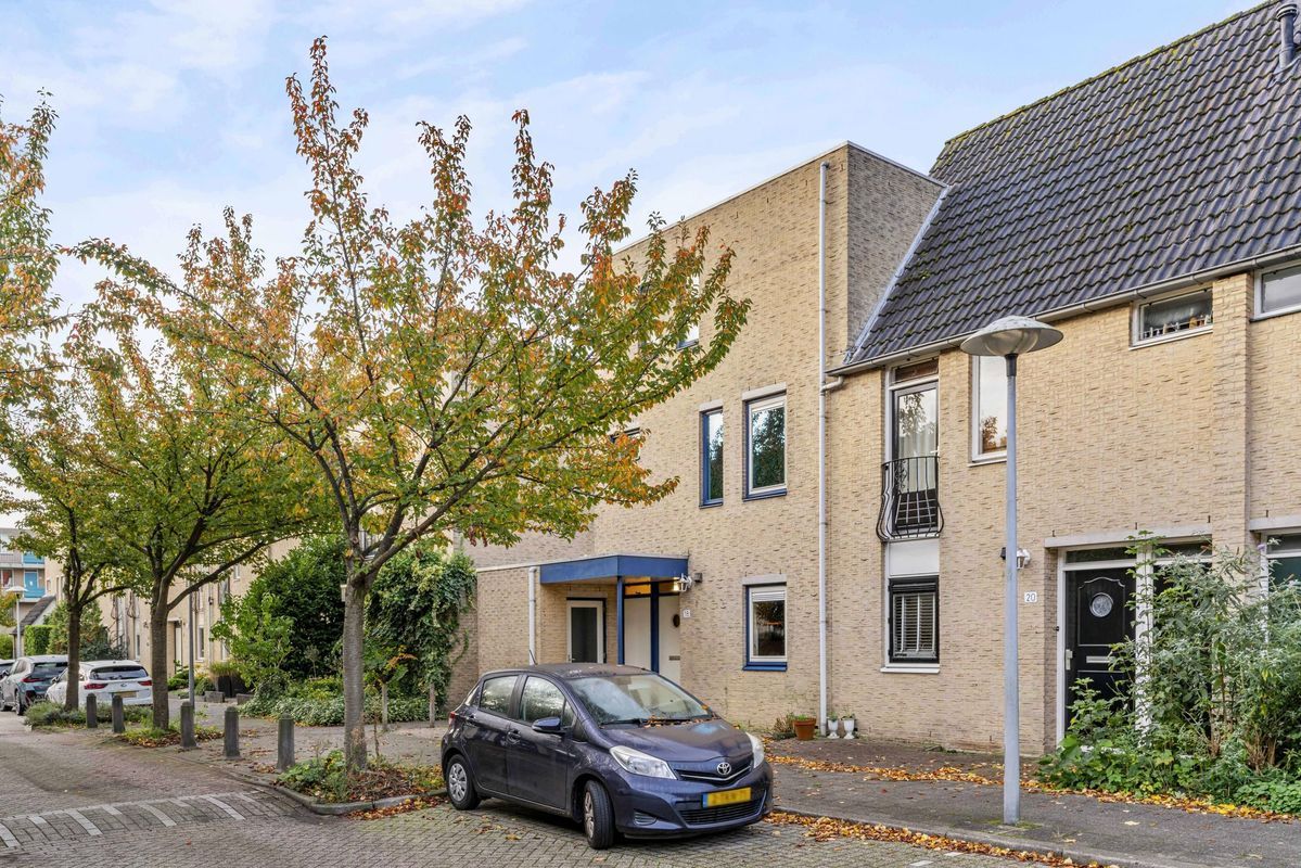 Bertha von Suttnerlaan 18 Photo Blur 25