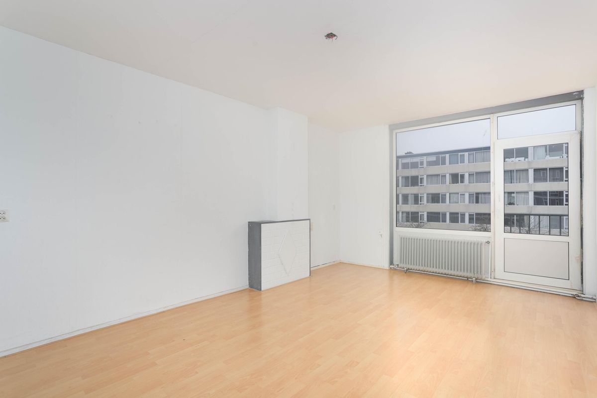 Van Eysingalaan 242 Photo Blur 1