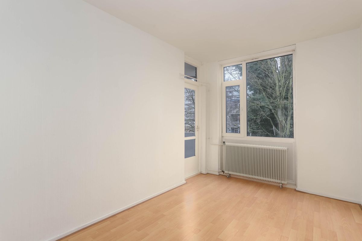 Van Eysingalaan 242 Photo Blur 3