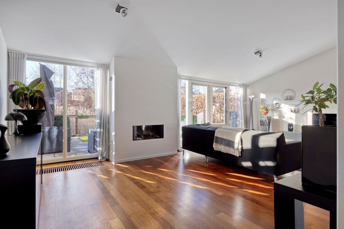 Willem van Leusdenlaan 8 Photo Blur 3