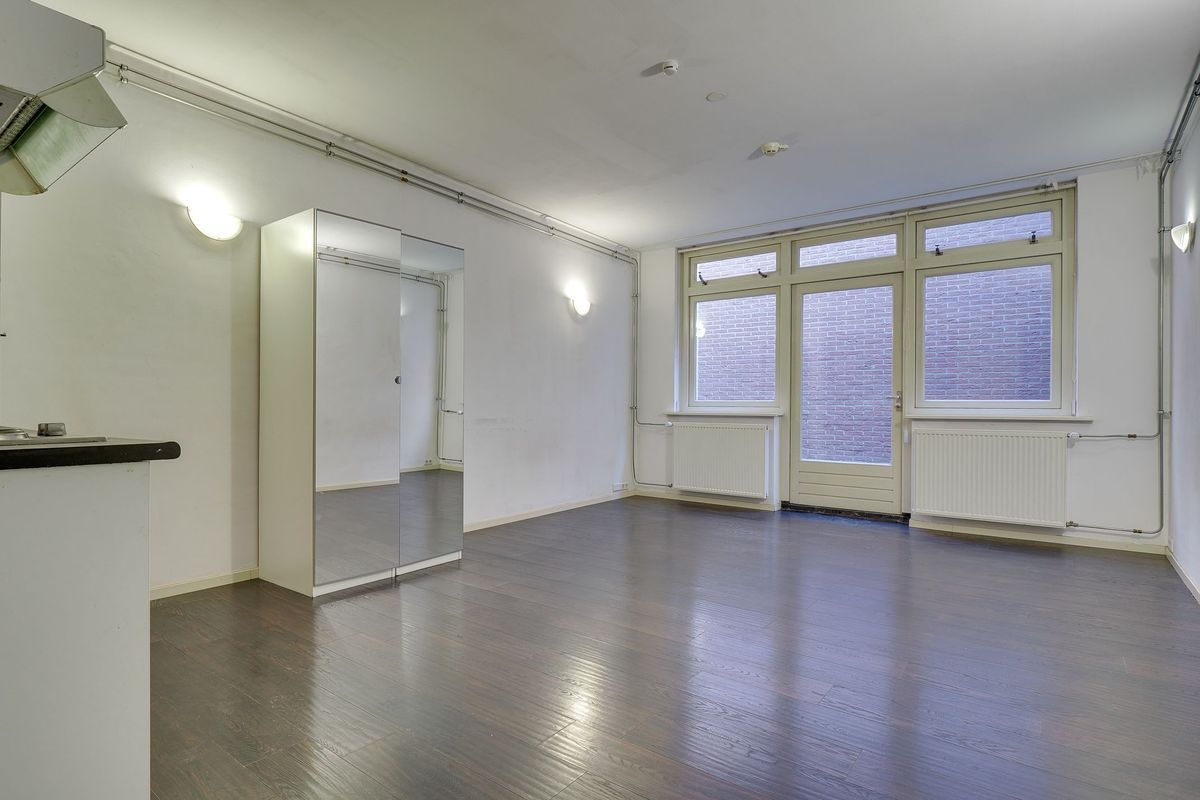 Wittevrouwenstraat 8-B Photo Blur 1