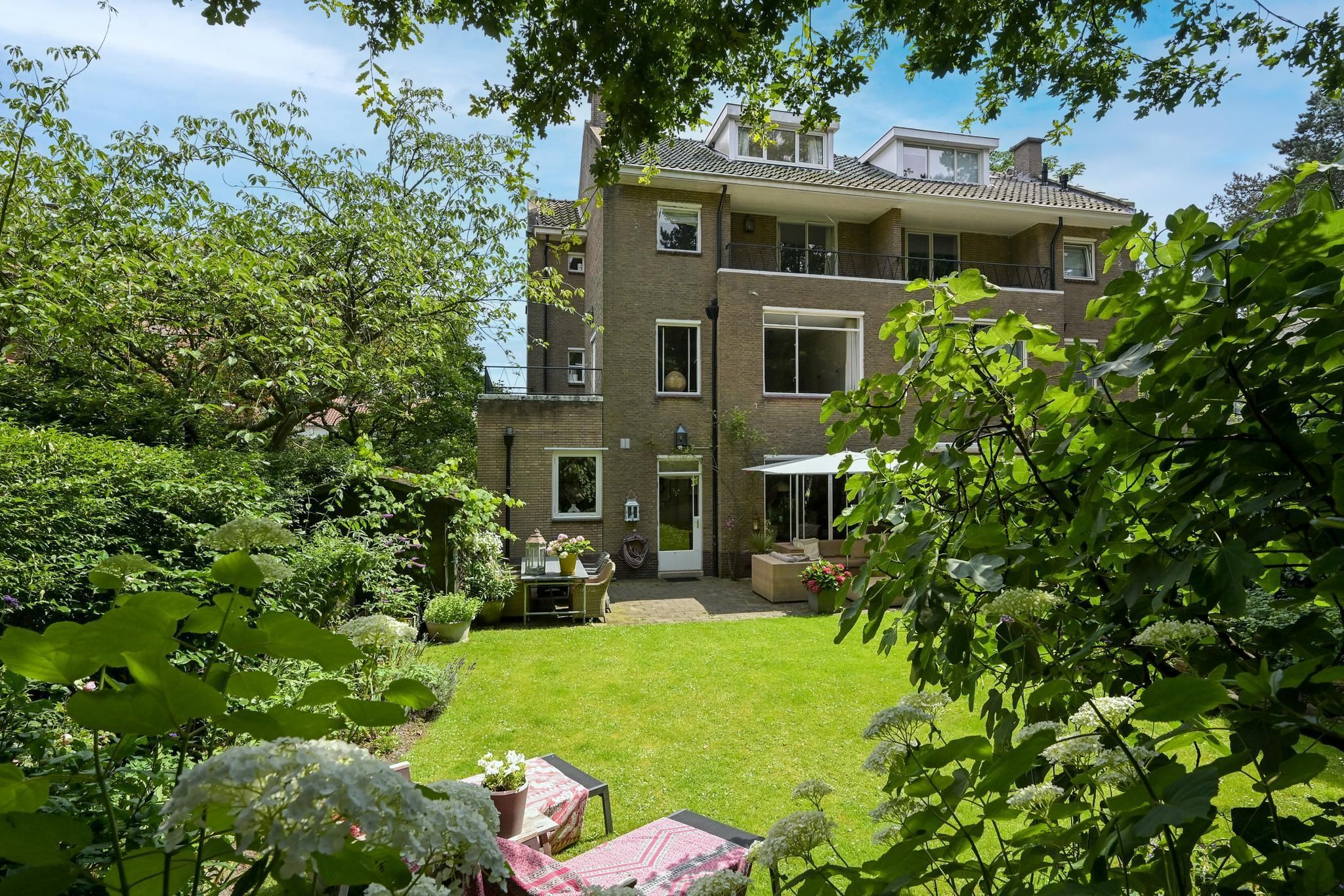 Van Voorschotenlaan 16 Photo Blur 25