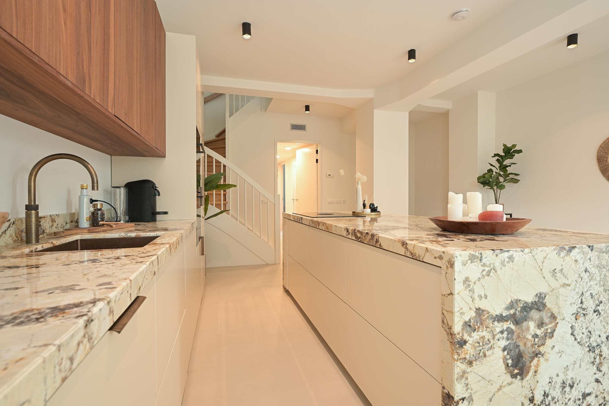 Plesmanweg 569 Photo Blur 11