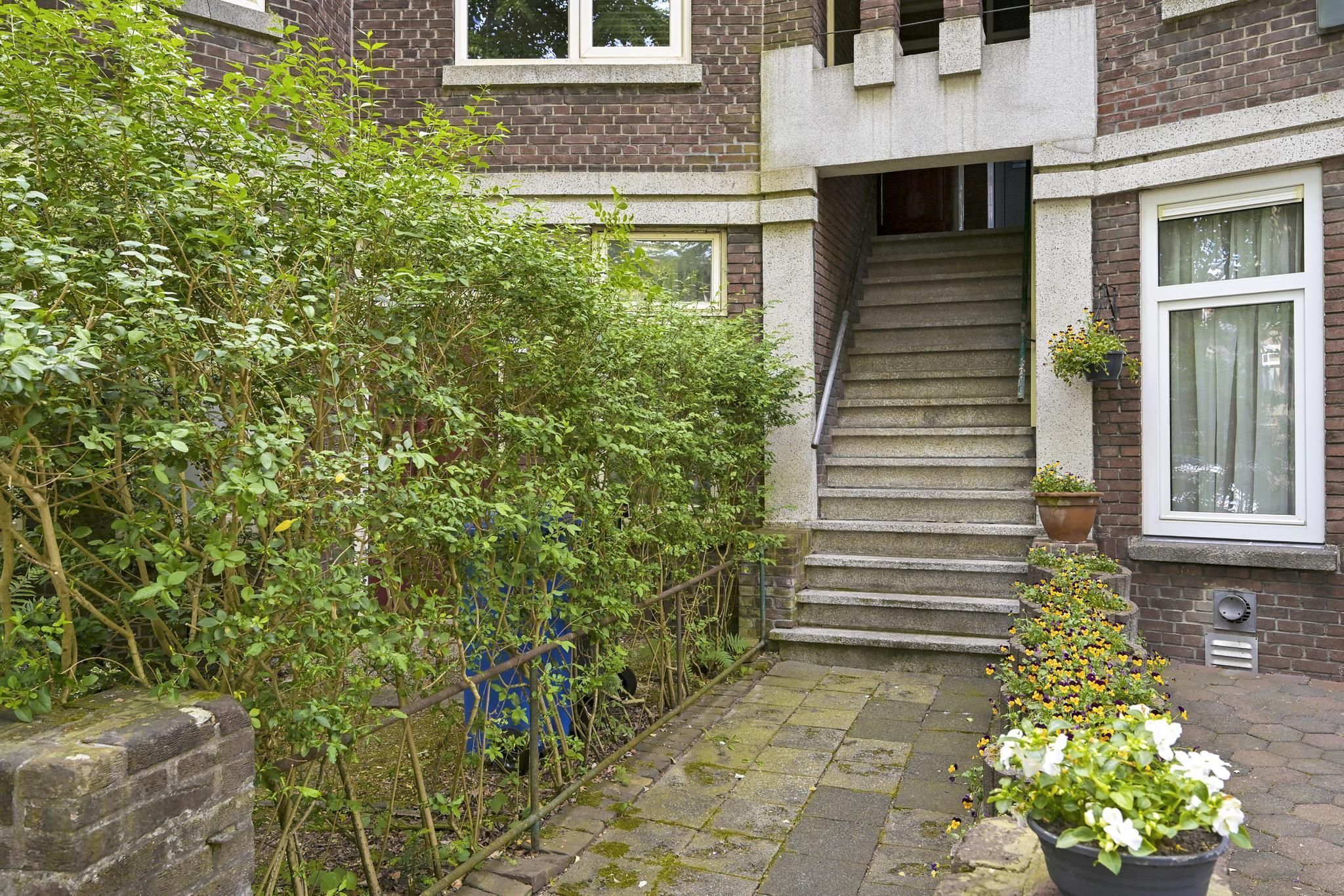 Caan van Necklaan 288 Photo Blur 28