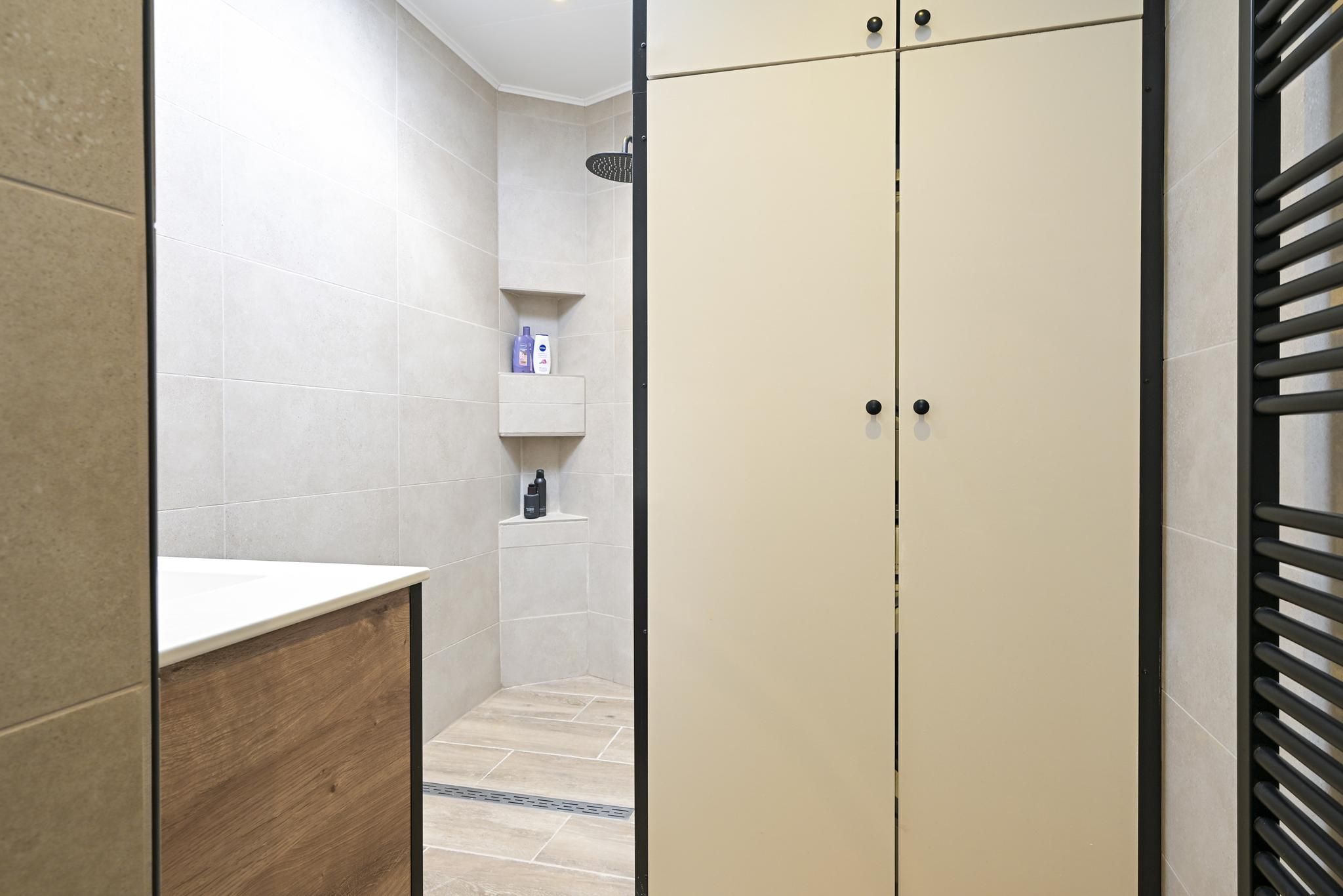 Caan van Necklaan 288 Photo Blur 23