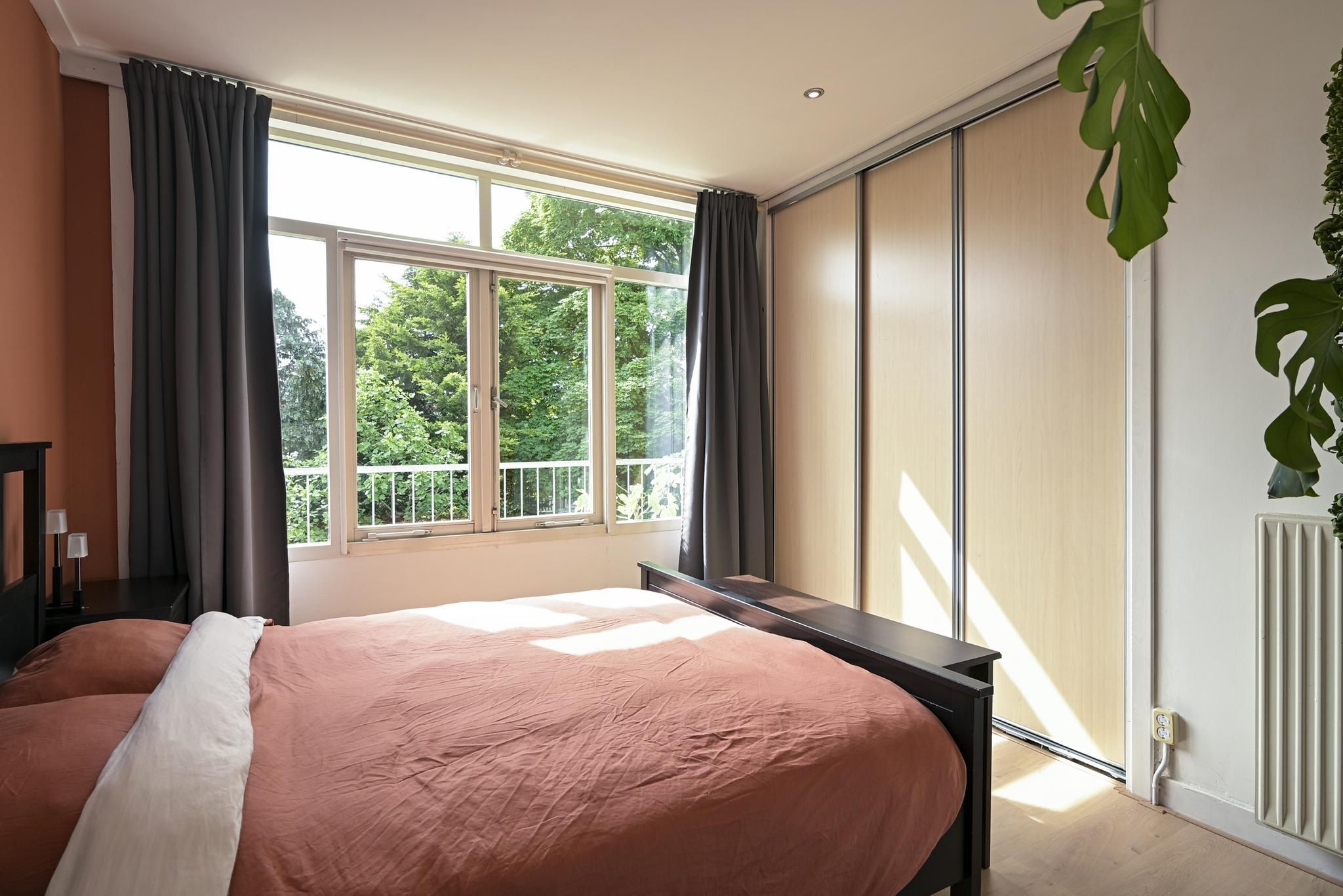 Caan van Necklaan 288 Photo Blur 19