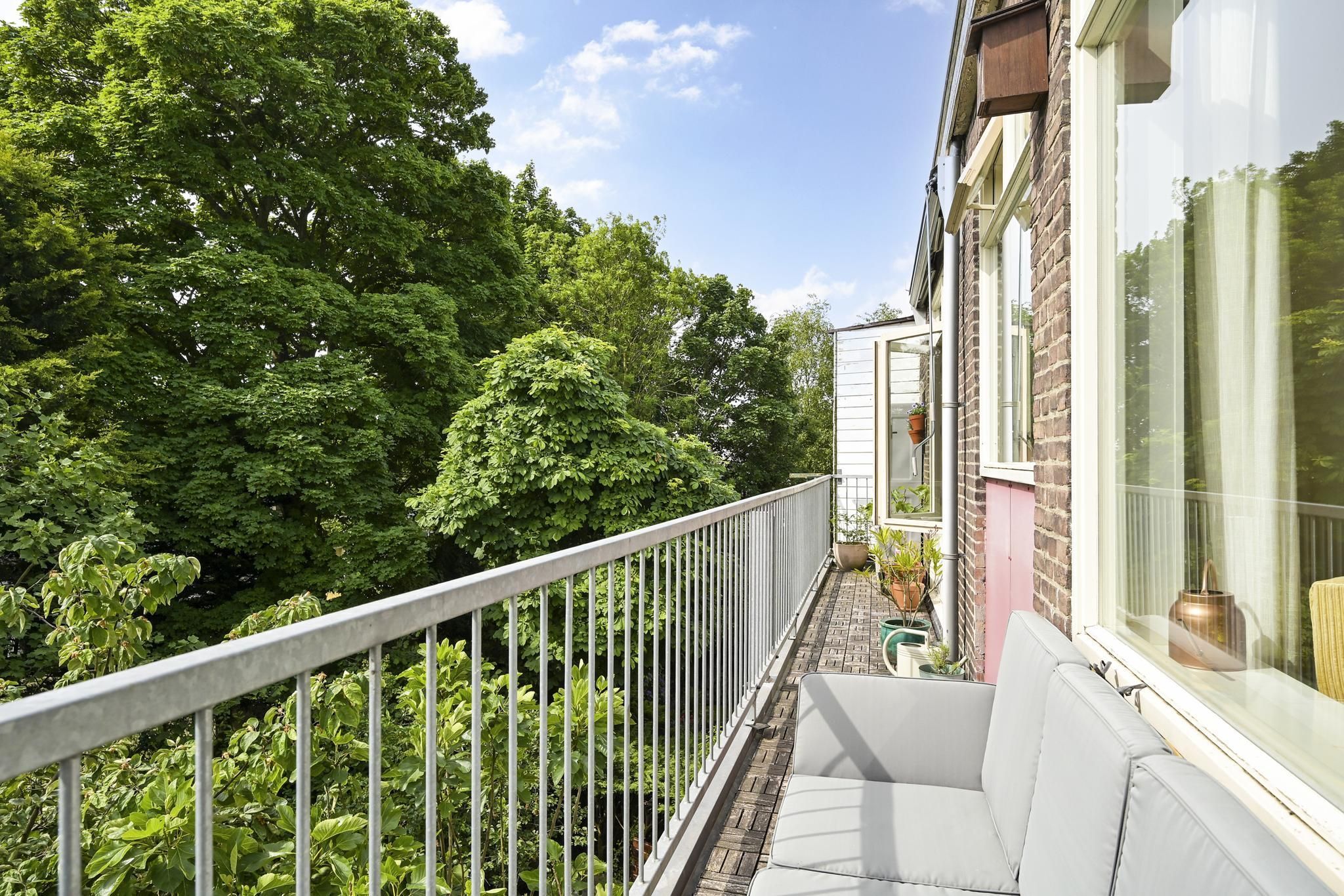 Caan van Necklaan 288 Photo Blur 12