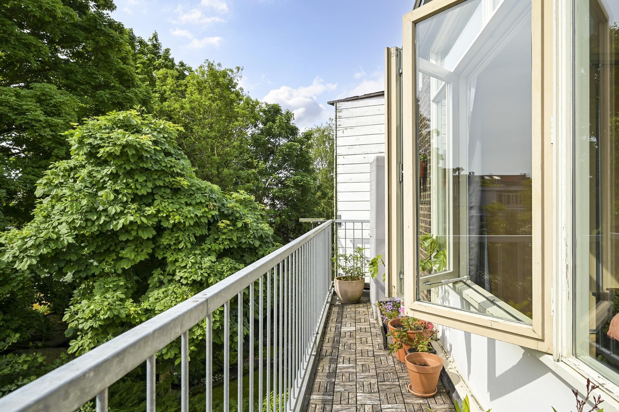 Caan van Necklaan 288 Photo Blur 13