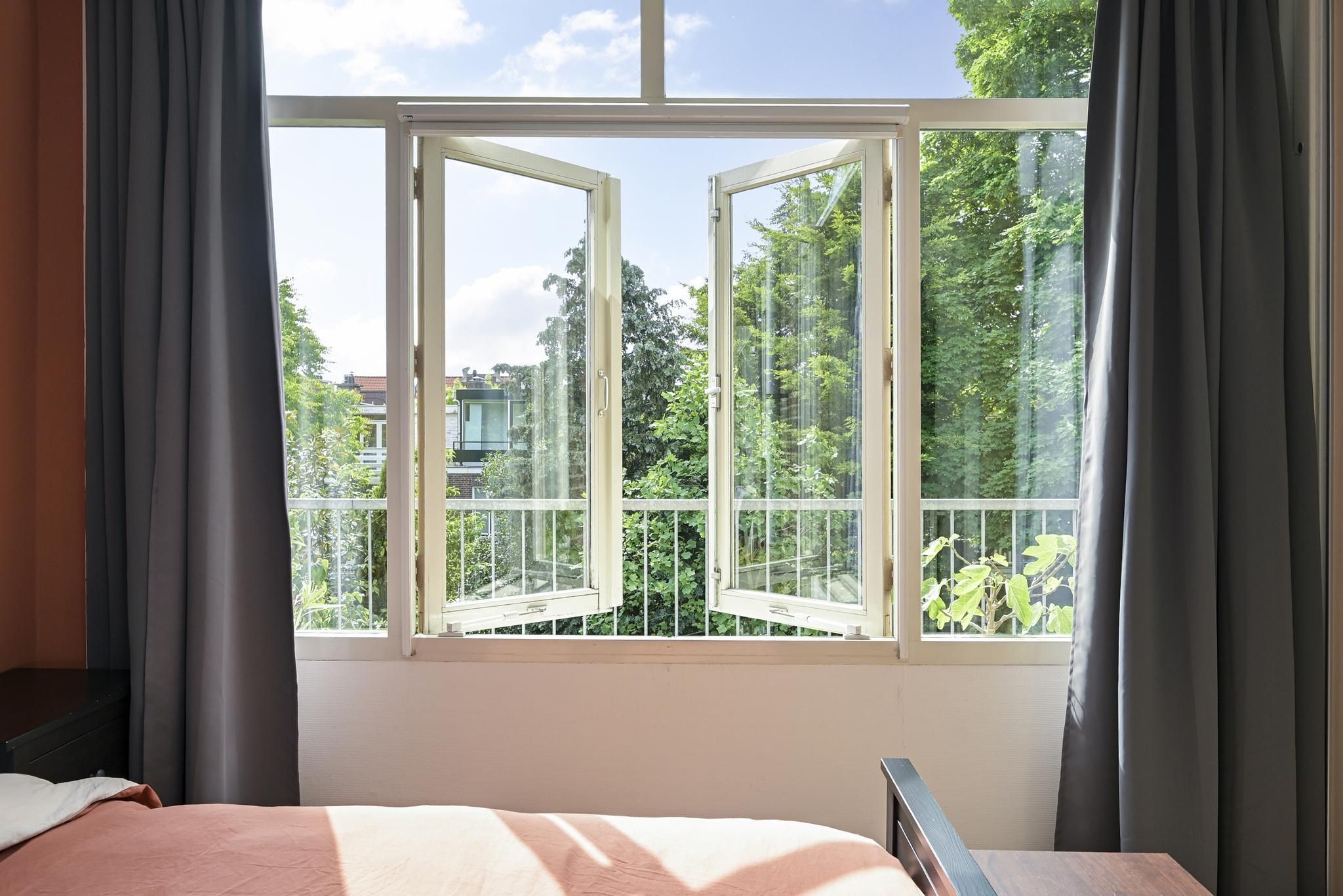 Caan van Necklaan 288 Photo Blur 20