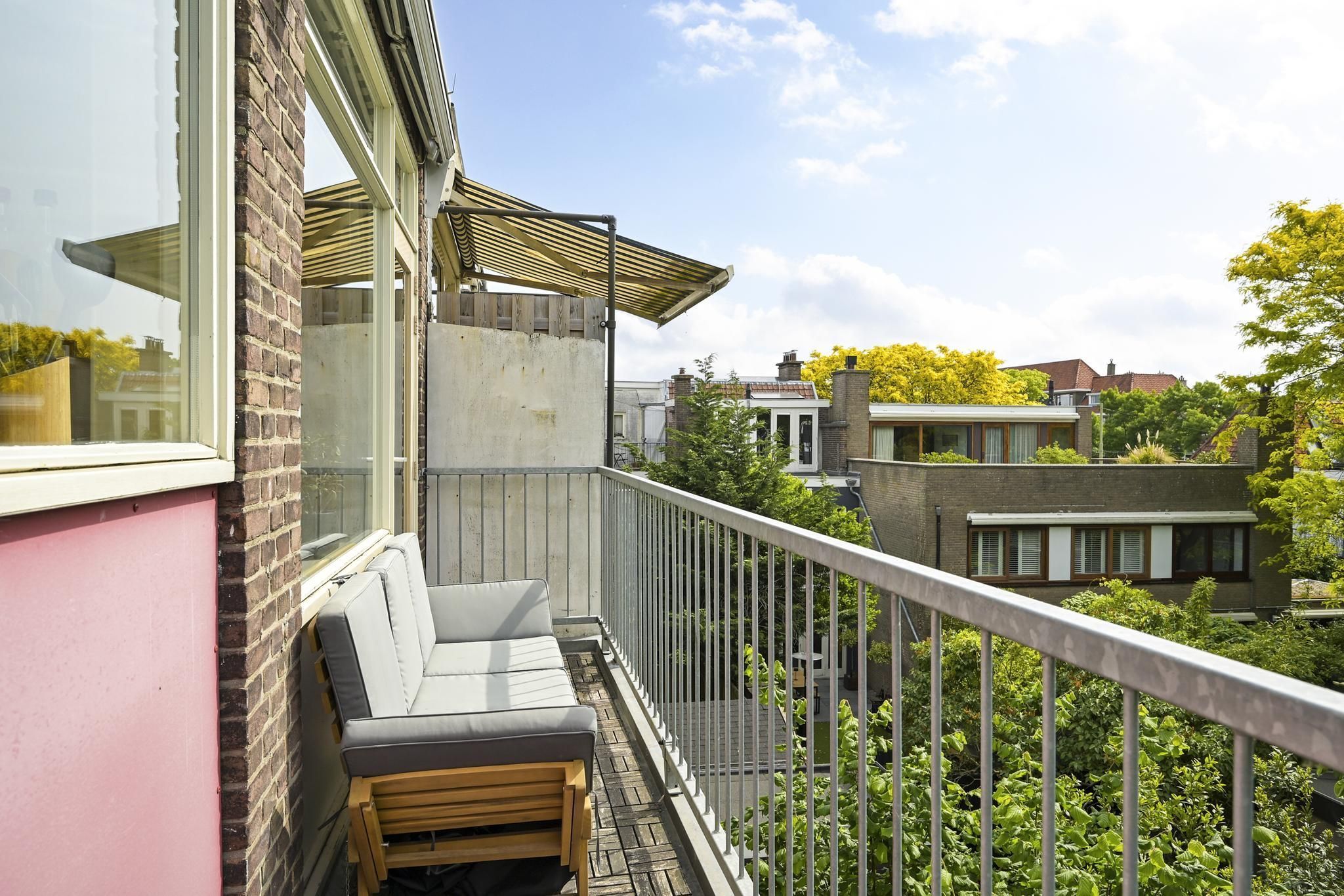 Caan van Necklaan 288 Photo Blur 14