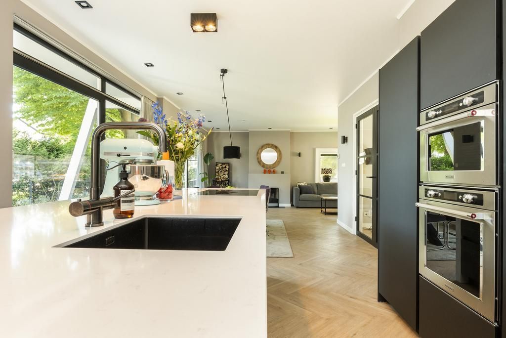 Suzannaland 5 Photo Blur 15