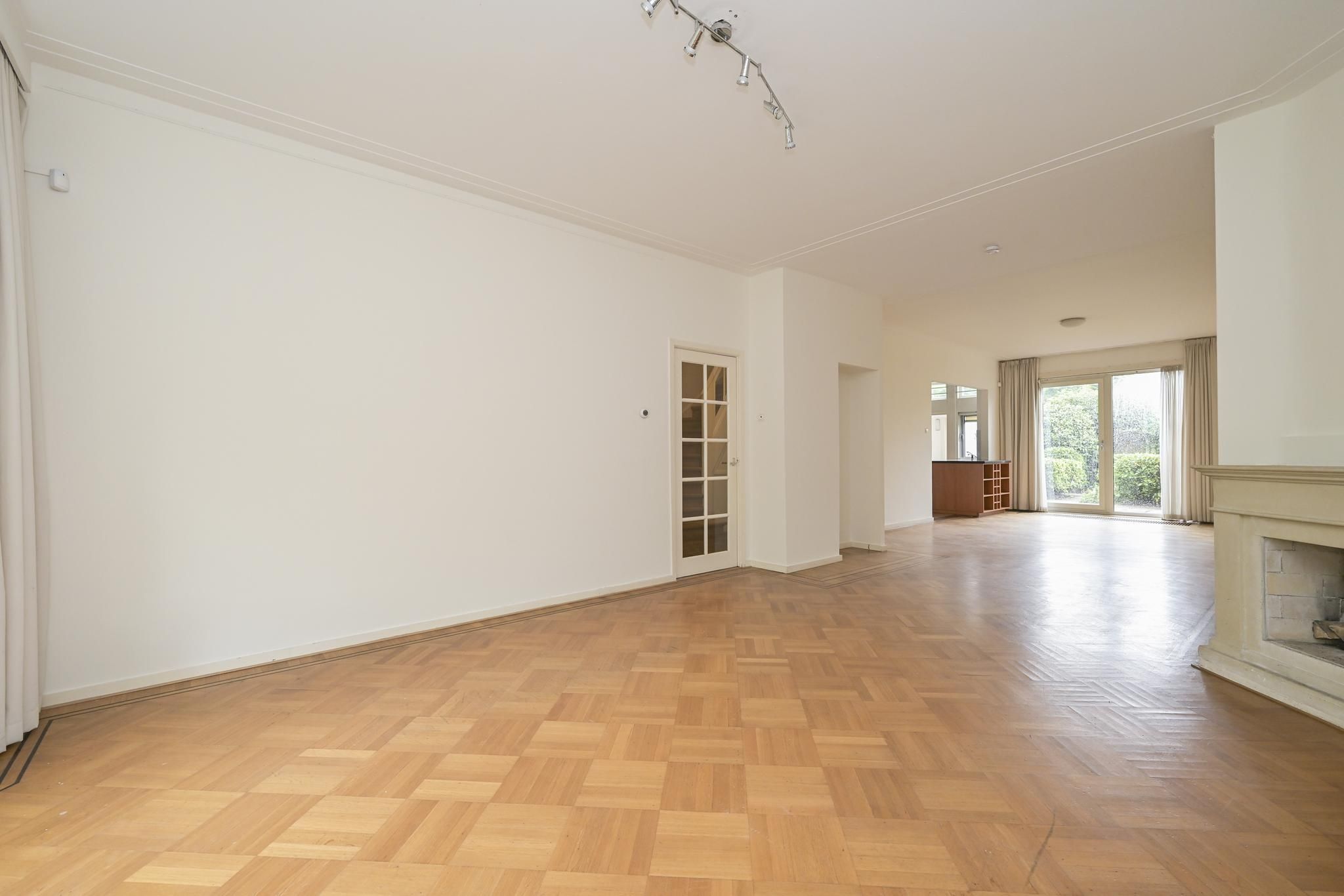 Van Alkemadelaan 98 Photo Blur 7