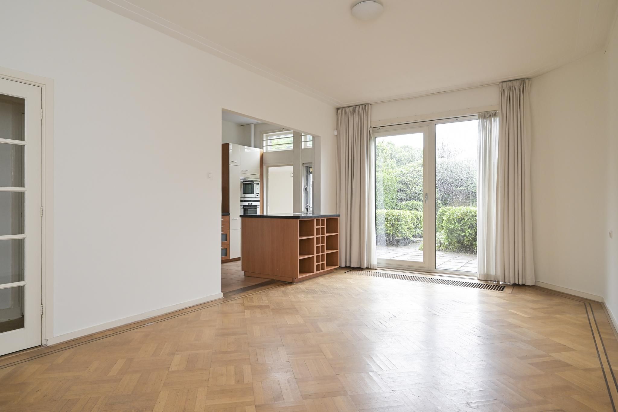 Van Alkemadelaan 98 Photo Blur 8