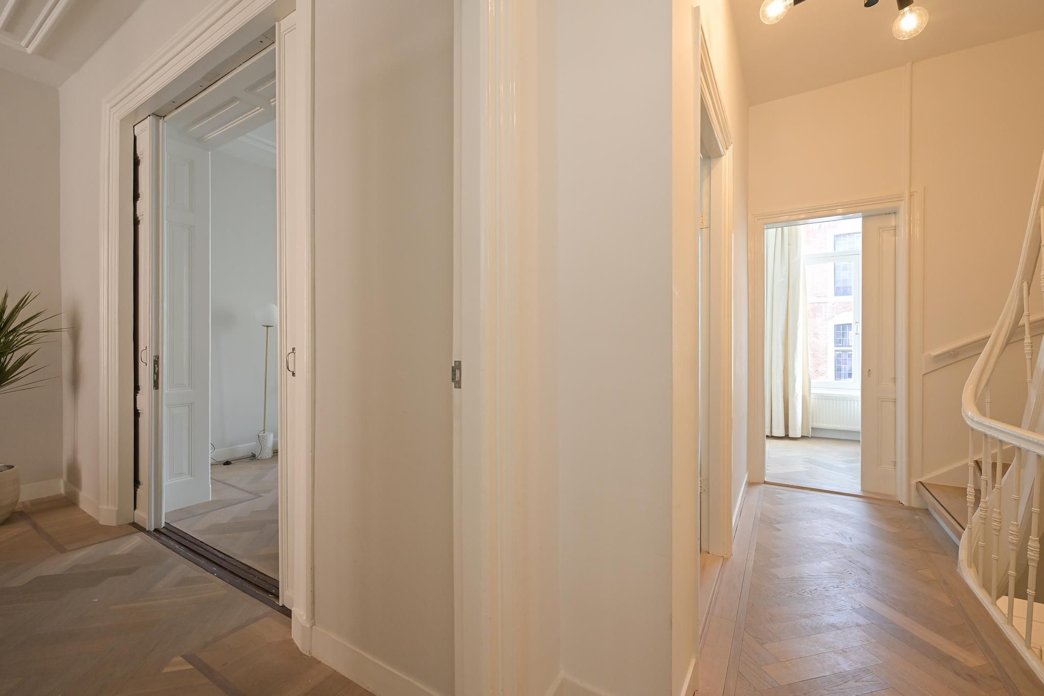 Anna Paulownastraat 51-A Photo Blur 5