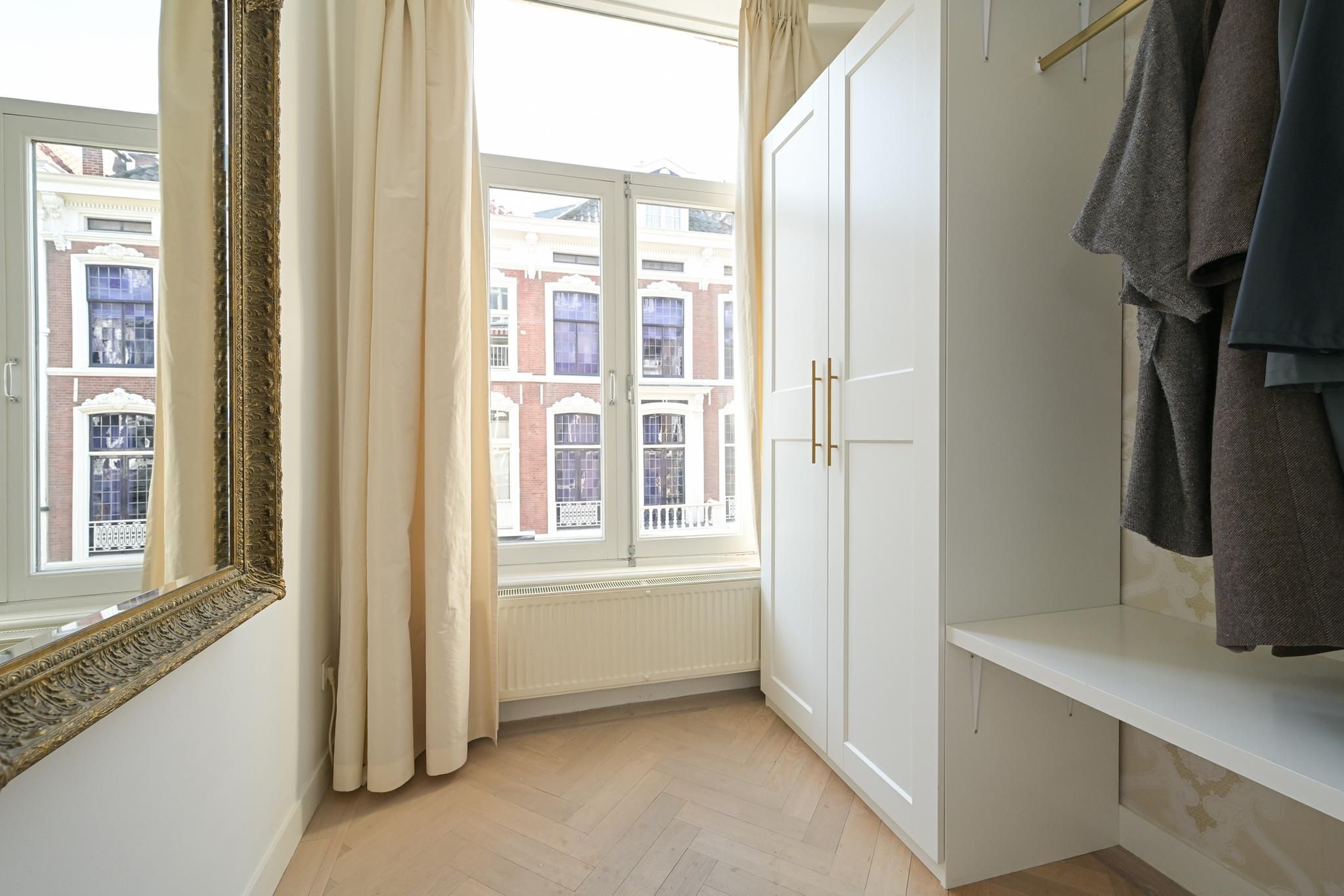 Anna Paulownastraat 51-A Photo Blur 6