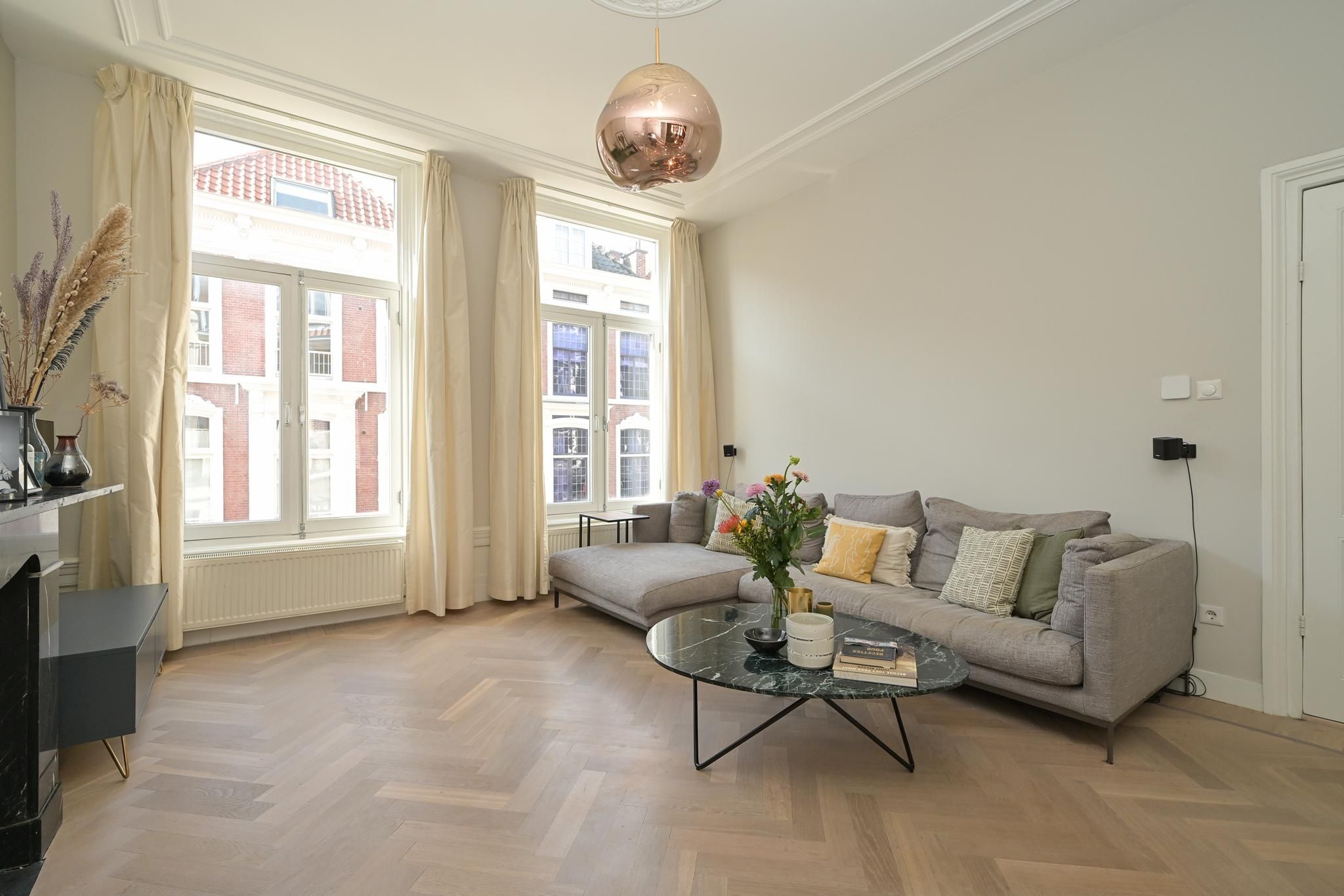 Anna Paulownastraat 51-A Photo Blur 7