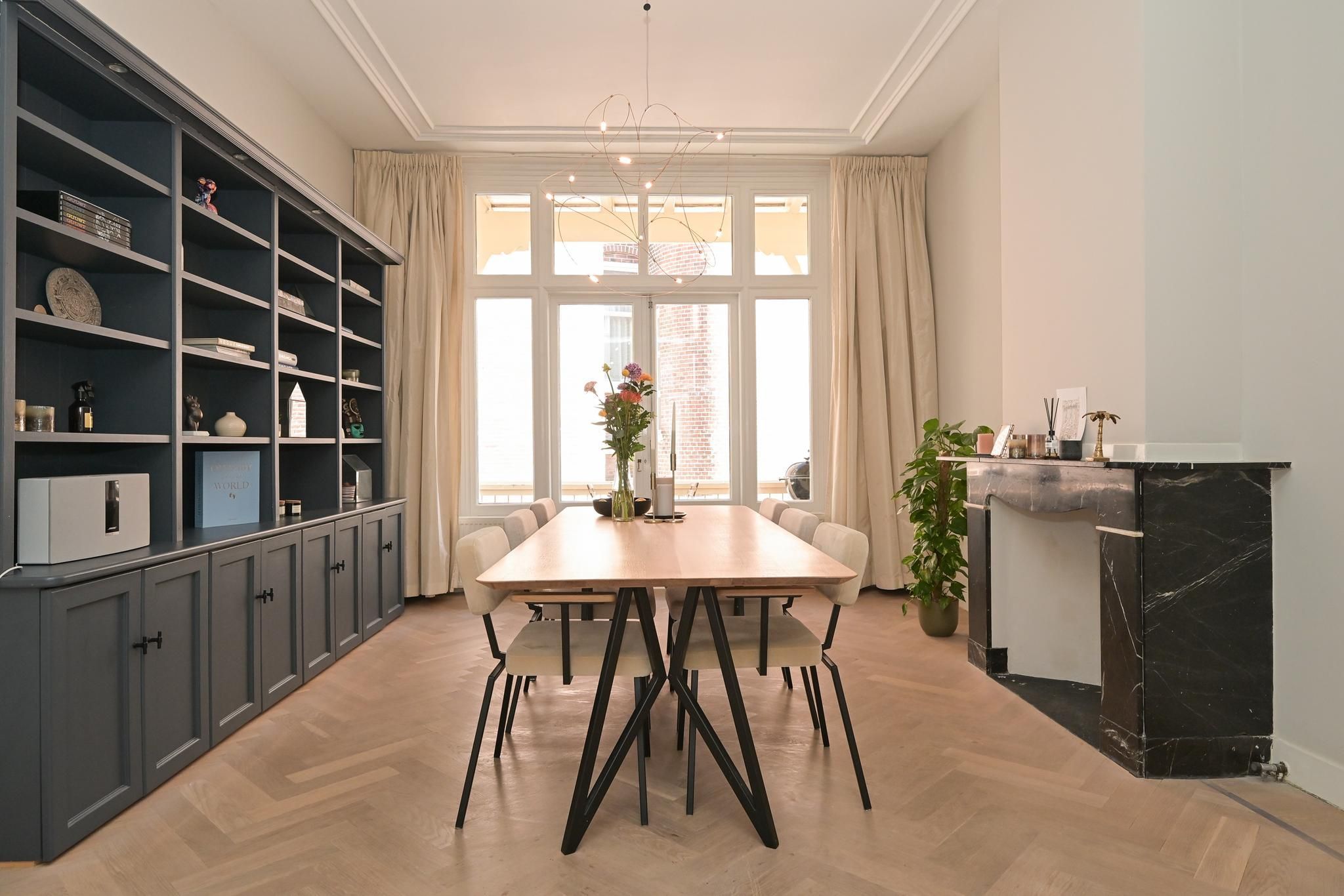 Anna Paulownastraat 51-A Photo Blur 11