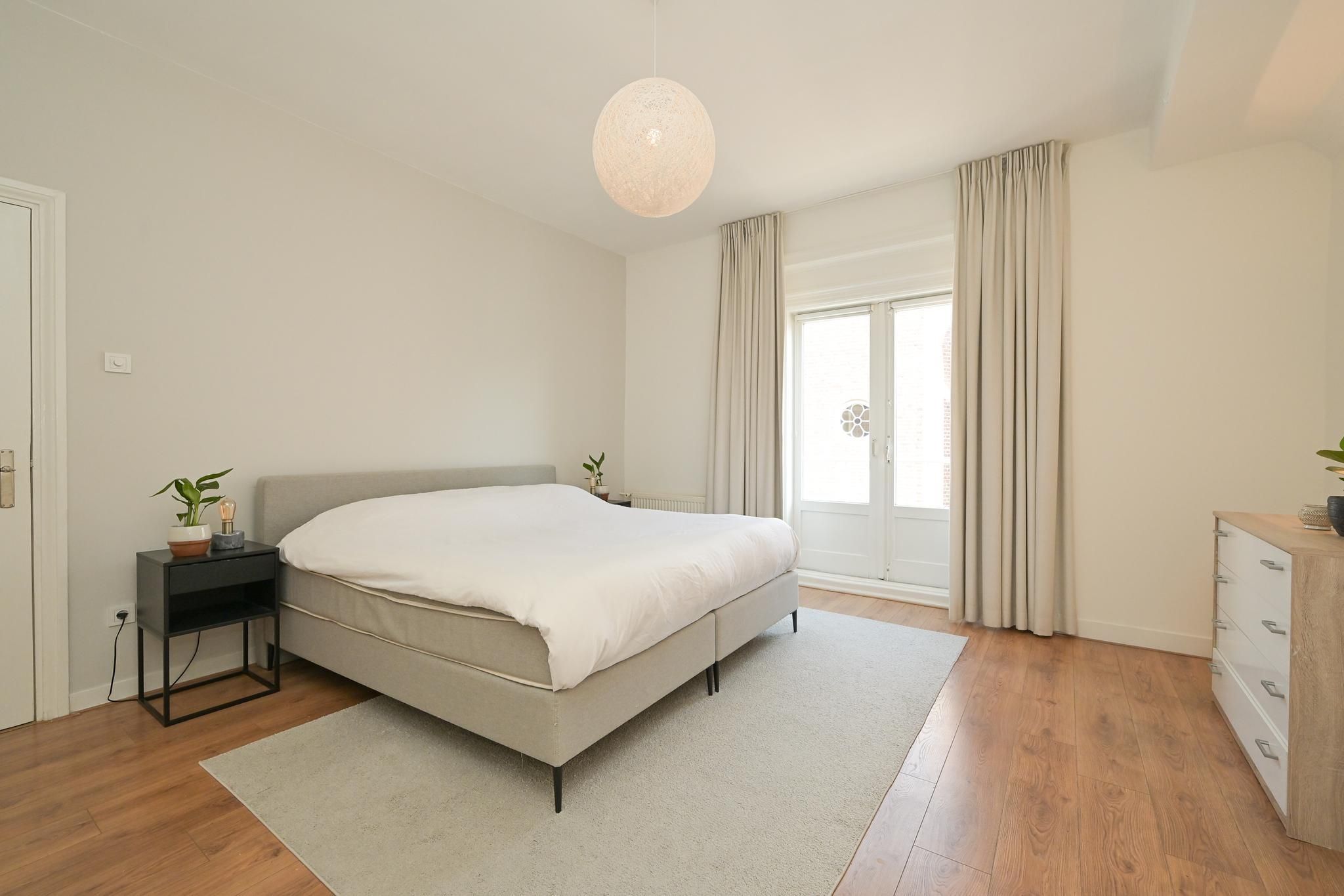 Anna Paulownastraat 51-A Photo Blur 21