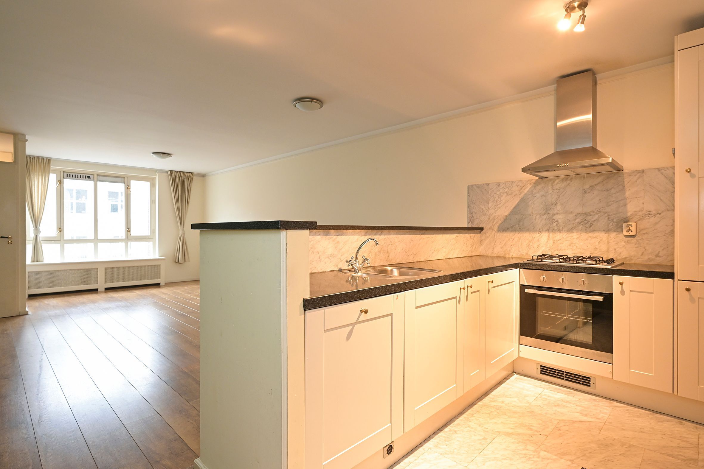 Willemstraat 62-E Photo Blur 5