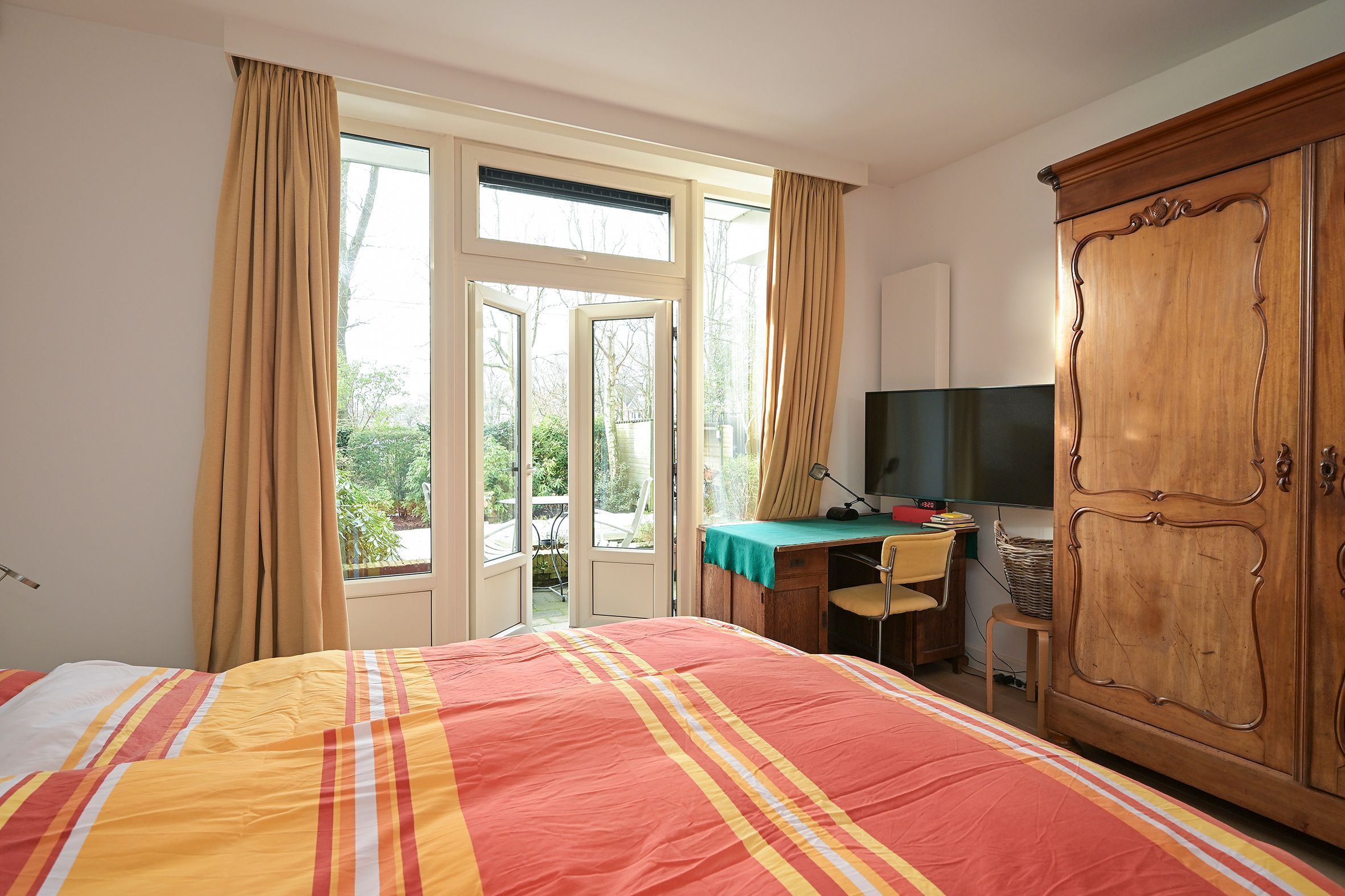 Van Alkemadelaan 646 Photo Blur 29