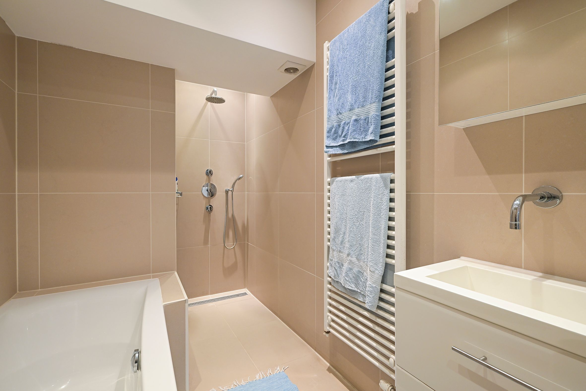 Van Alkemadelaan 646 Photo Blur 31