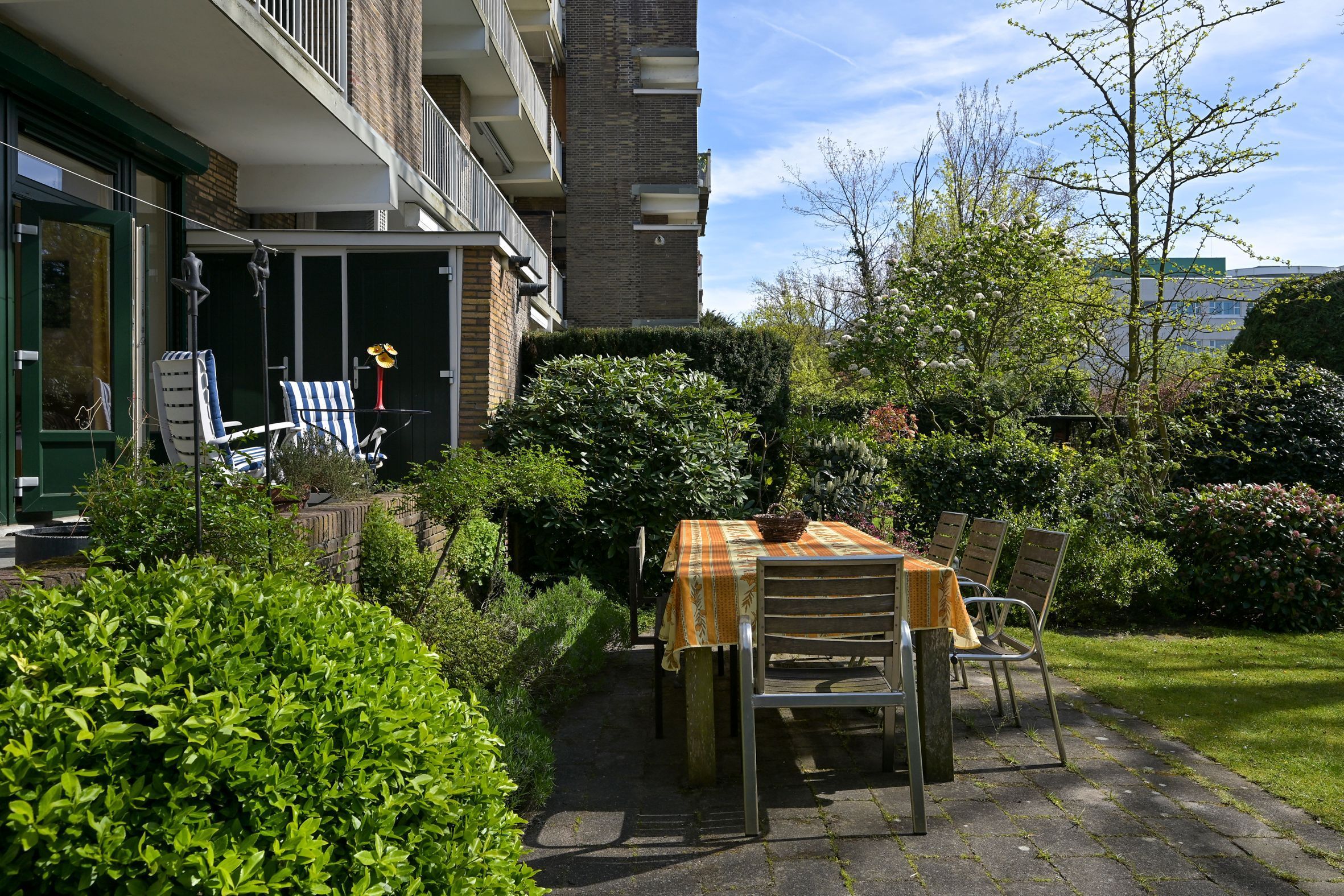 Van Alkemadelaan 646 Photo Blur 23