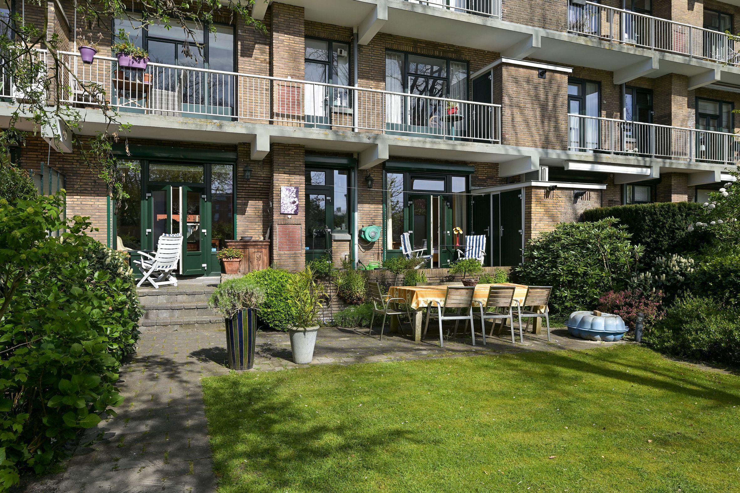 Van Alkemadelaan 646 Photo Blur 26