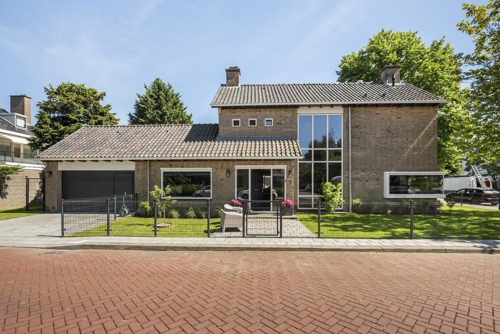 Suzannaland 5 Photo Blur 0
