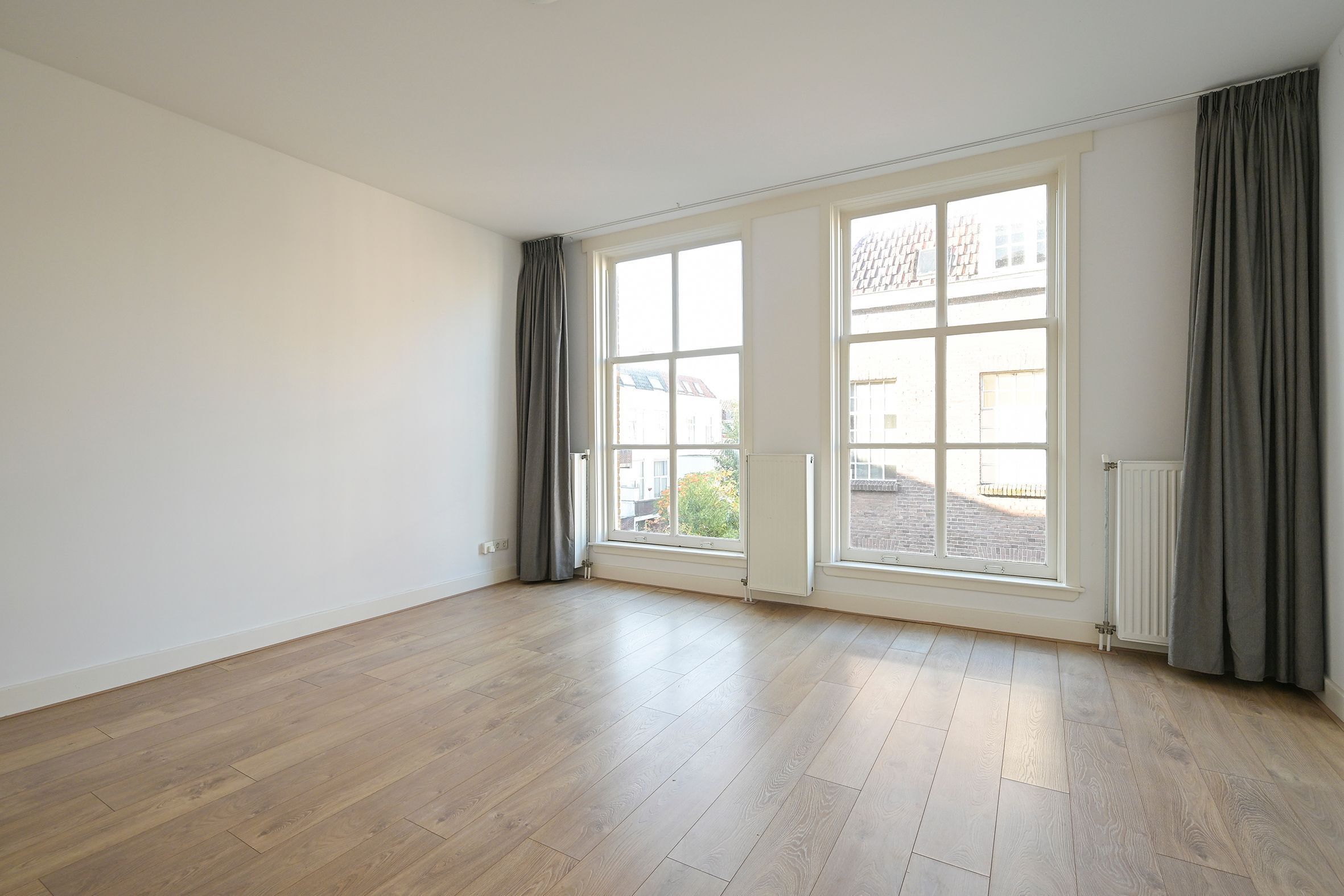 Van de Spiegelstraat 10-C Photo Blur 2