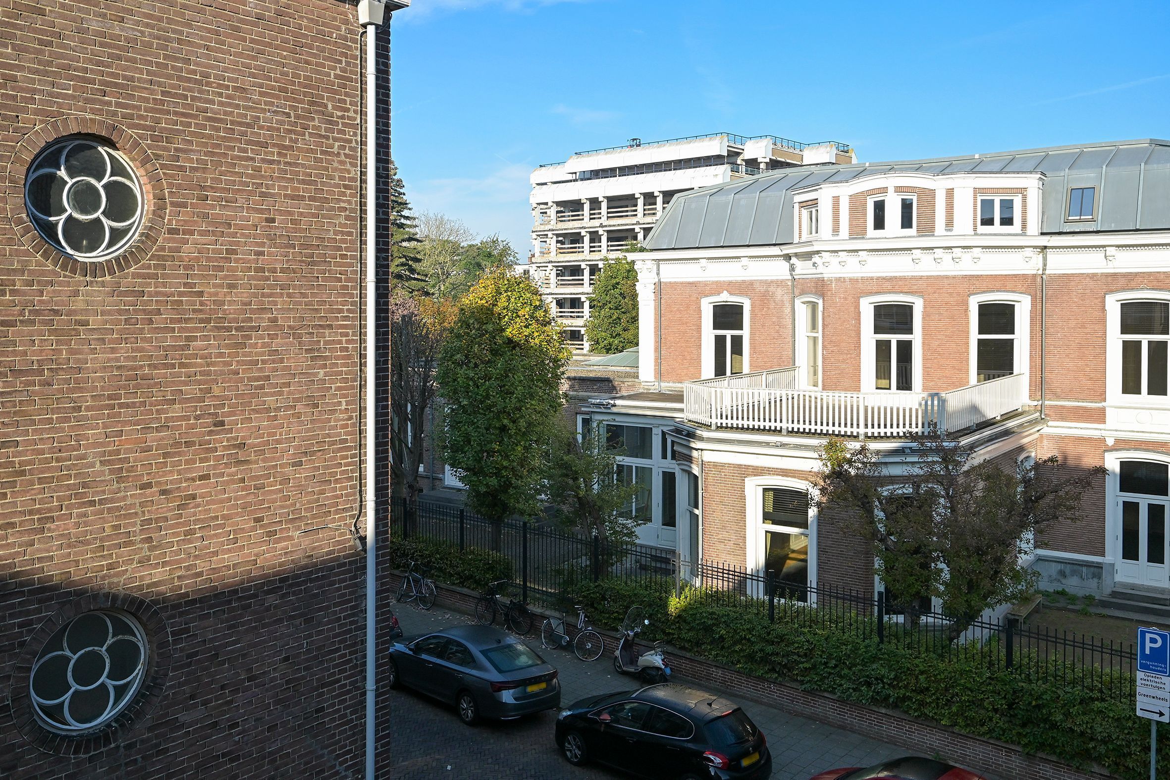 Van de Spiegelstraat 10-C Photo Blur 10